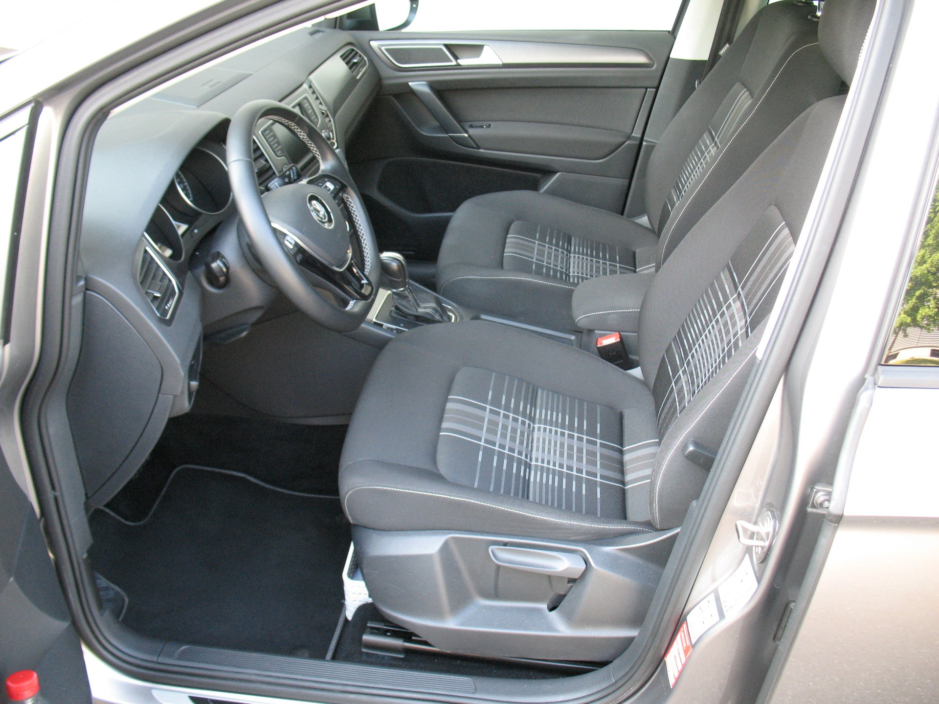 VW Golf Sportsvan 1.4 TSI Lounge DSG-image-4