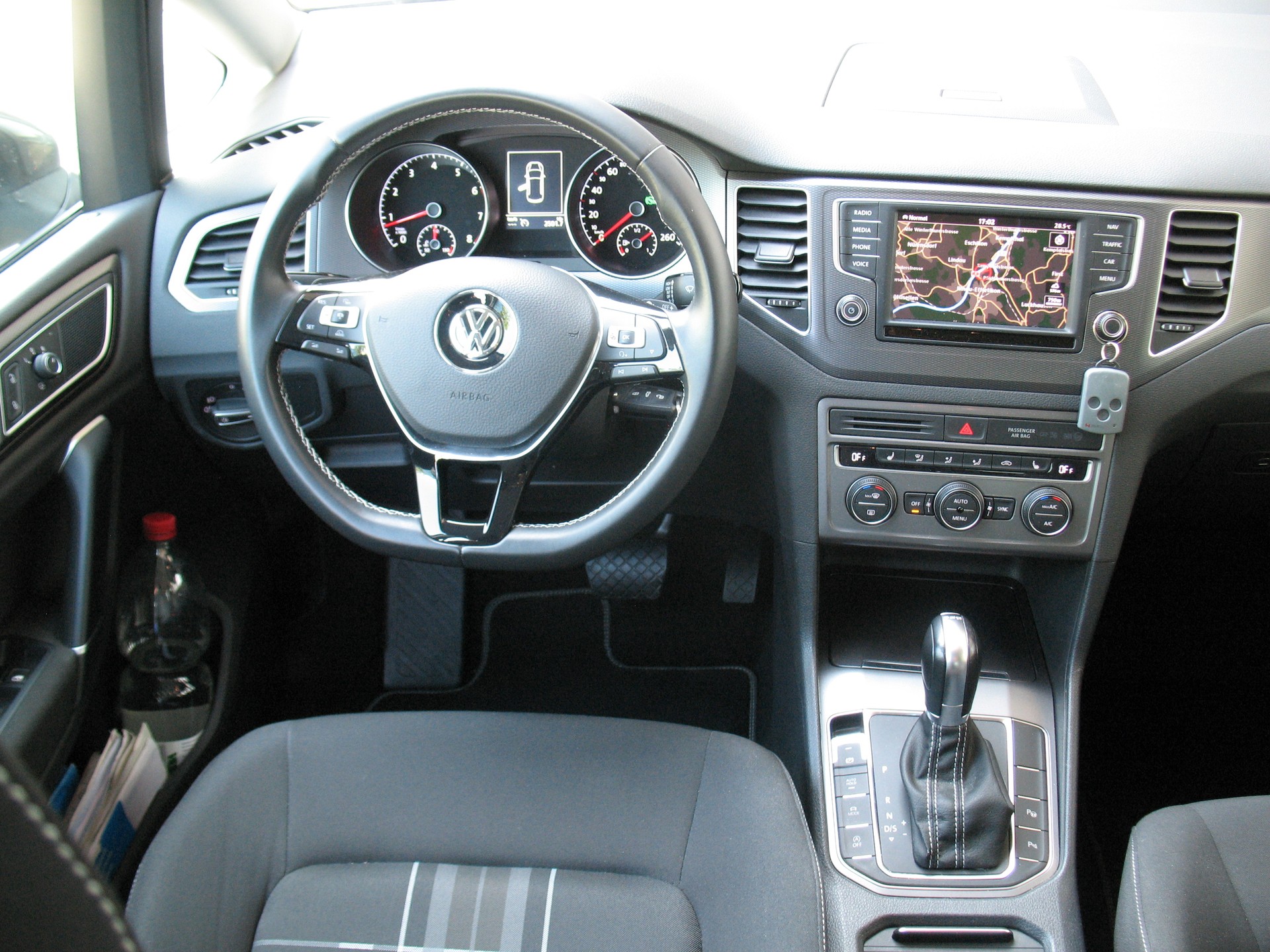 VW Golf Sportsvan 1.4 TSI Lounge DSG-image-5