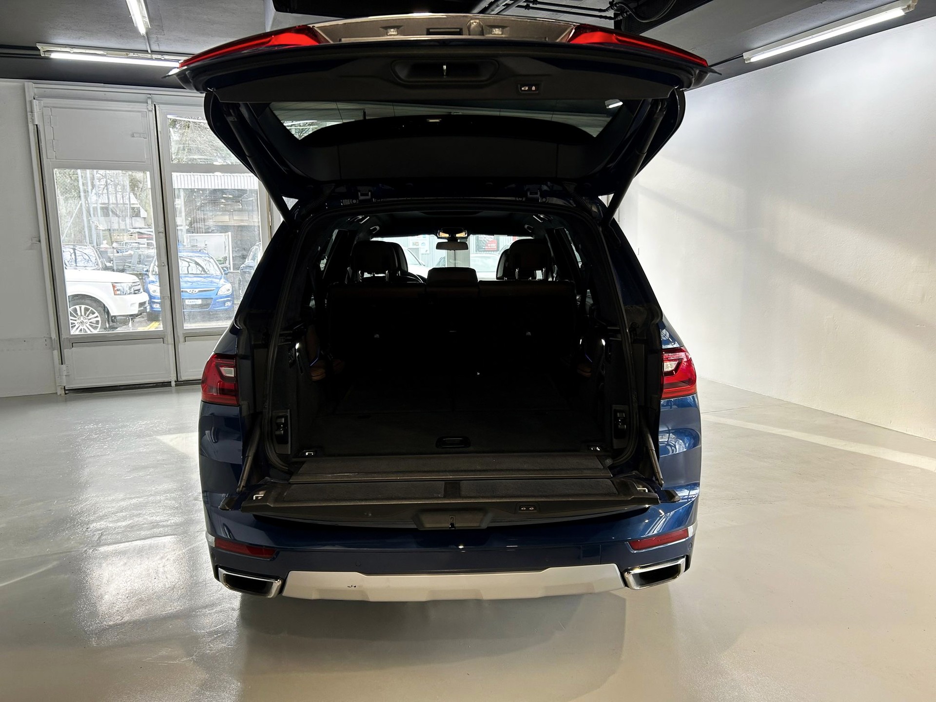 BMW X7 xDrive 48V 40d Steptronic-image-6