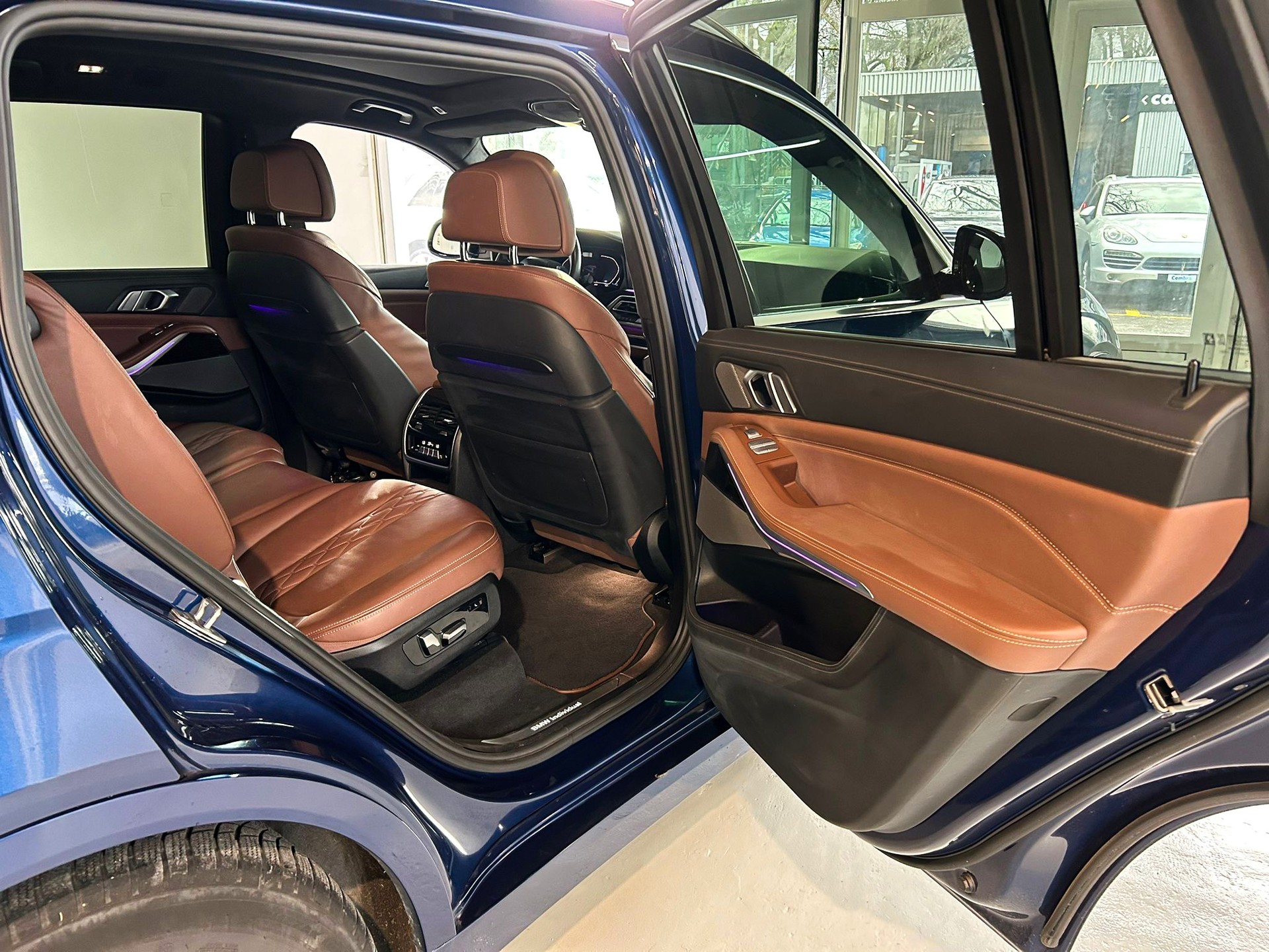 BMW X7 xDrive 48V 40d Steptronic-image-24