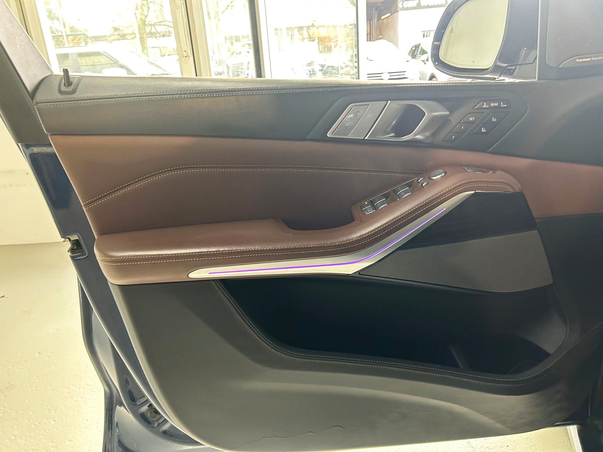 BMW X7 xDrive 48V 40d Steptronic-image-9
