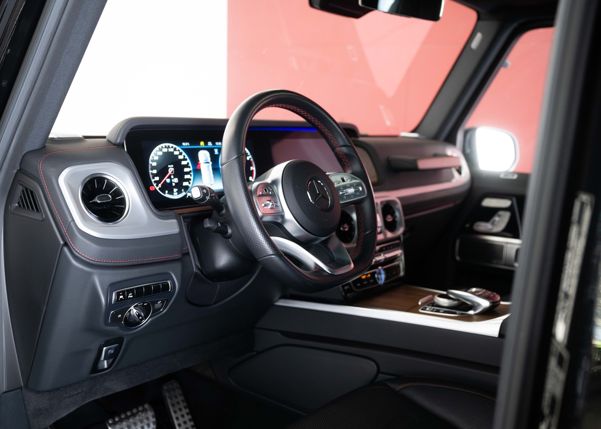 MERCEDES-BENZ G 500 AMG Line (1st hand Swiss car, splendid condition) - SOLD !-image-18