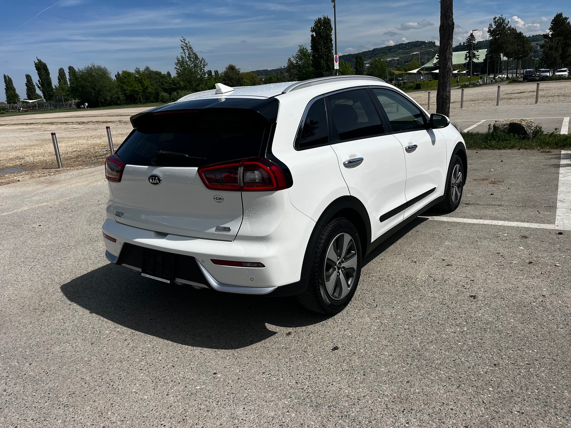 KIA Niro 1.6GDi Hybrid Style DCT-image-7