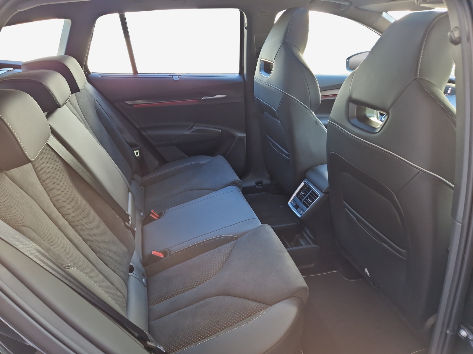 SKODA Enyaq 85x Sportline 4x4-image-11