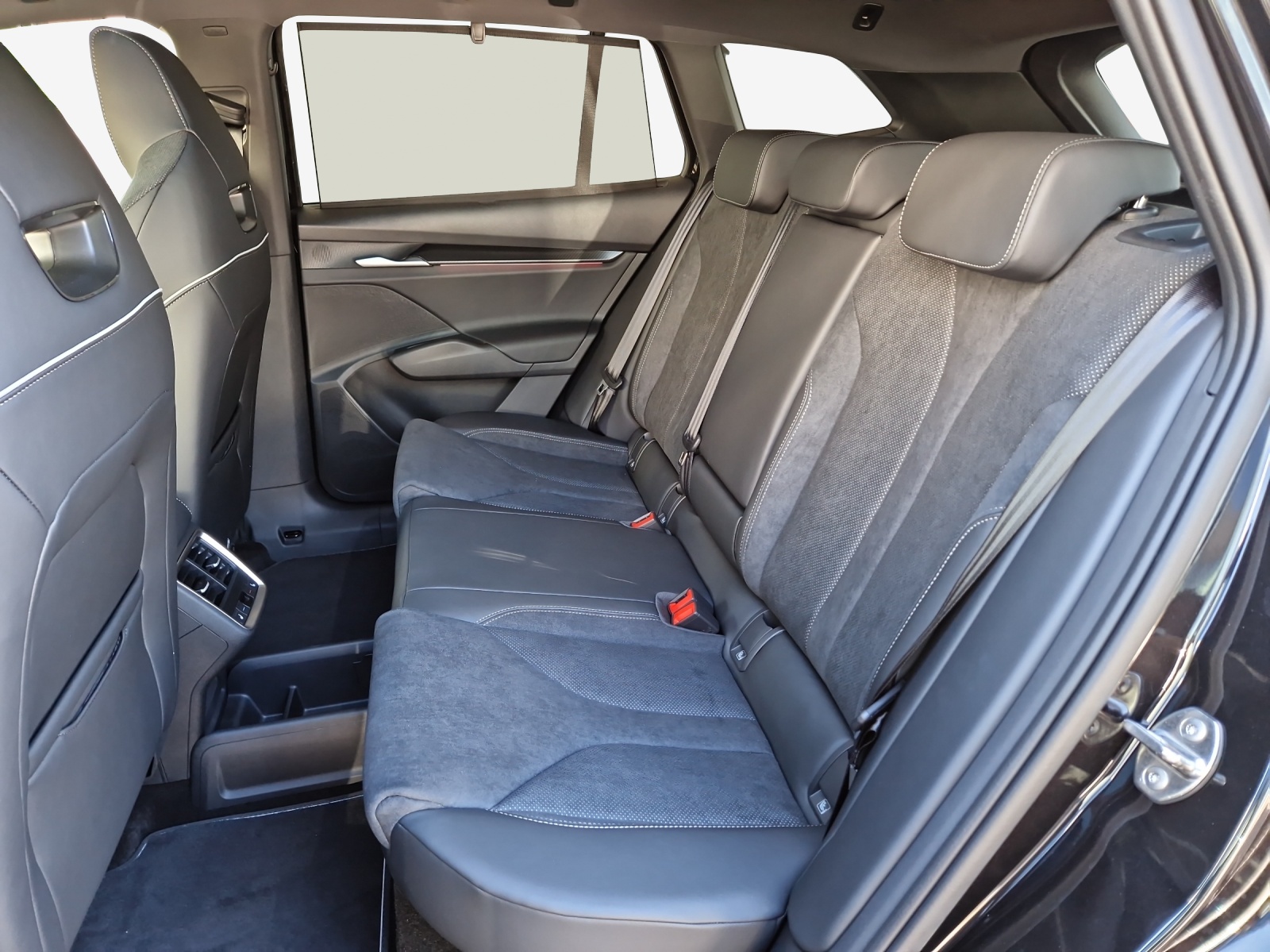SKODA Enyaq 85x Sportline 4x4-image-7