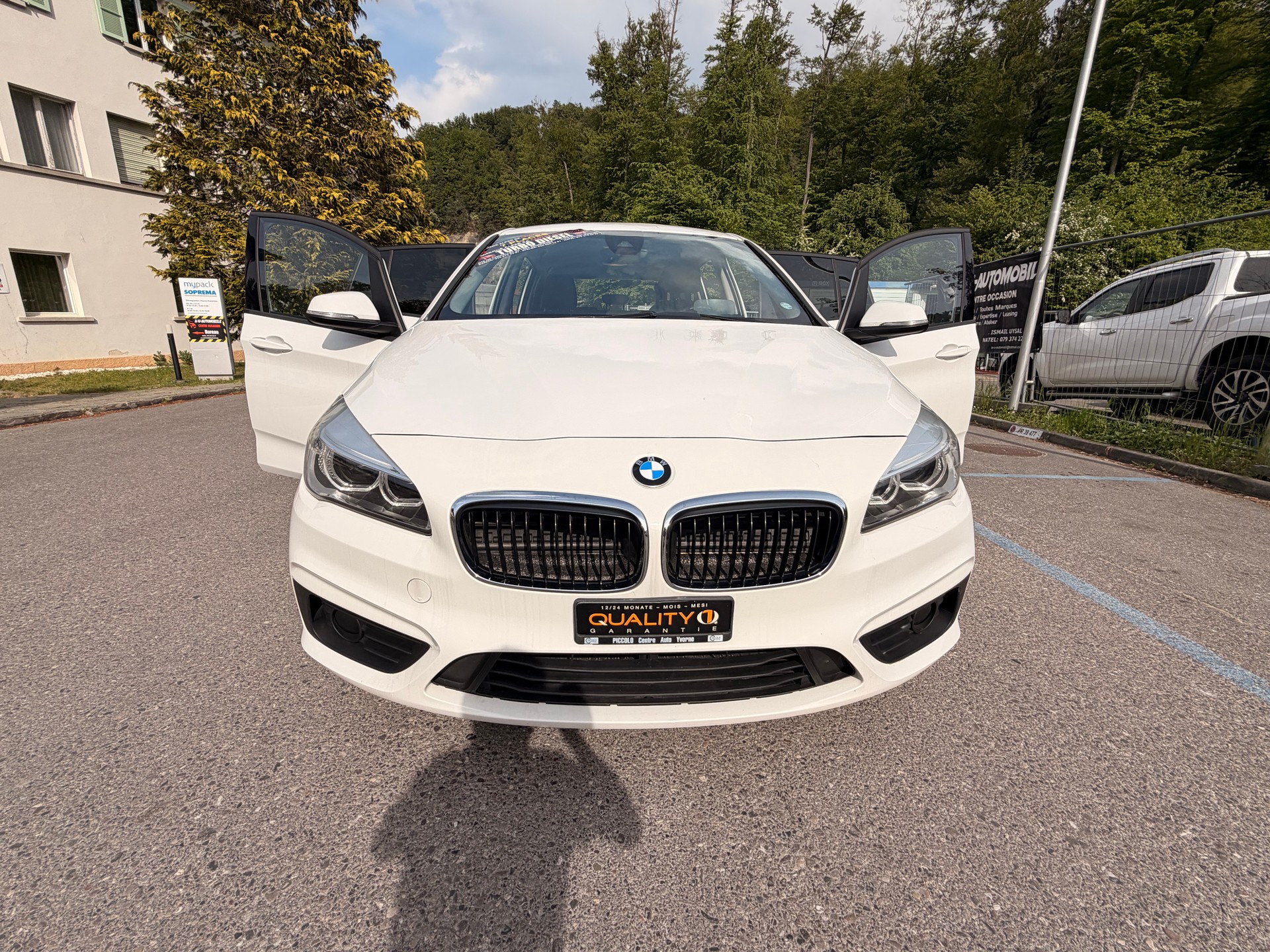 BMW 218d Gran Tourer Luxury Line-image-14