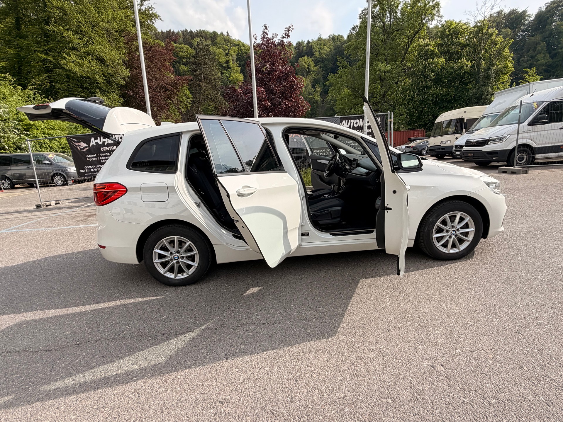 BMW 218d Gran Tourer Luxury Line-image-20