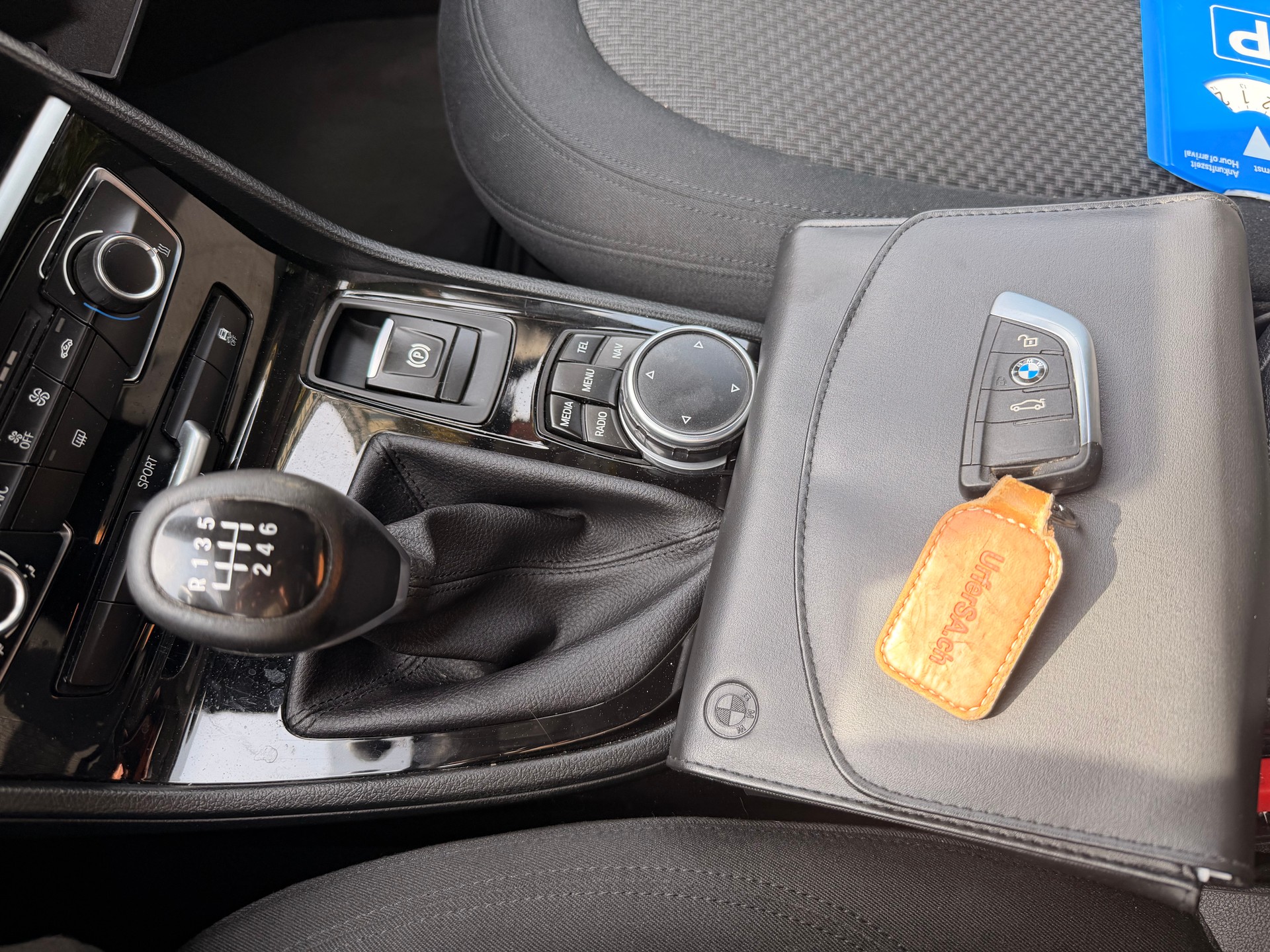 BMW 218d Gran Tourer Luxury Line-image-26