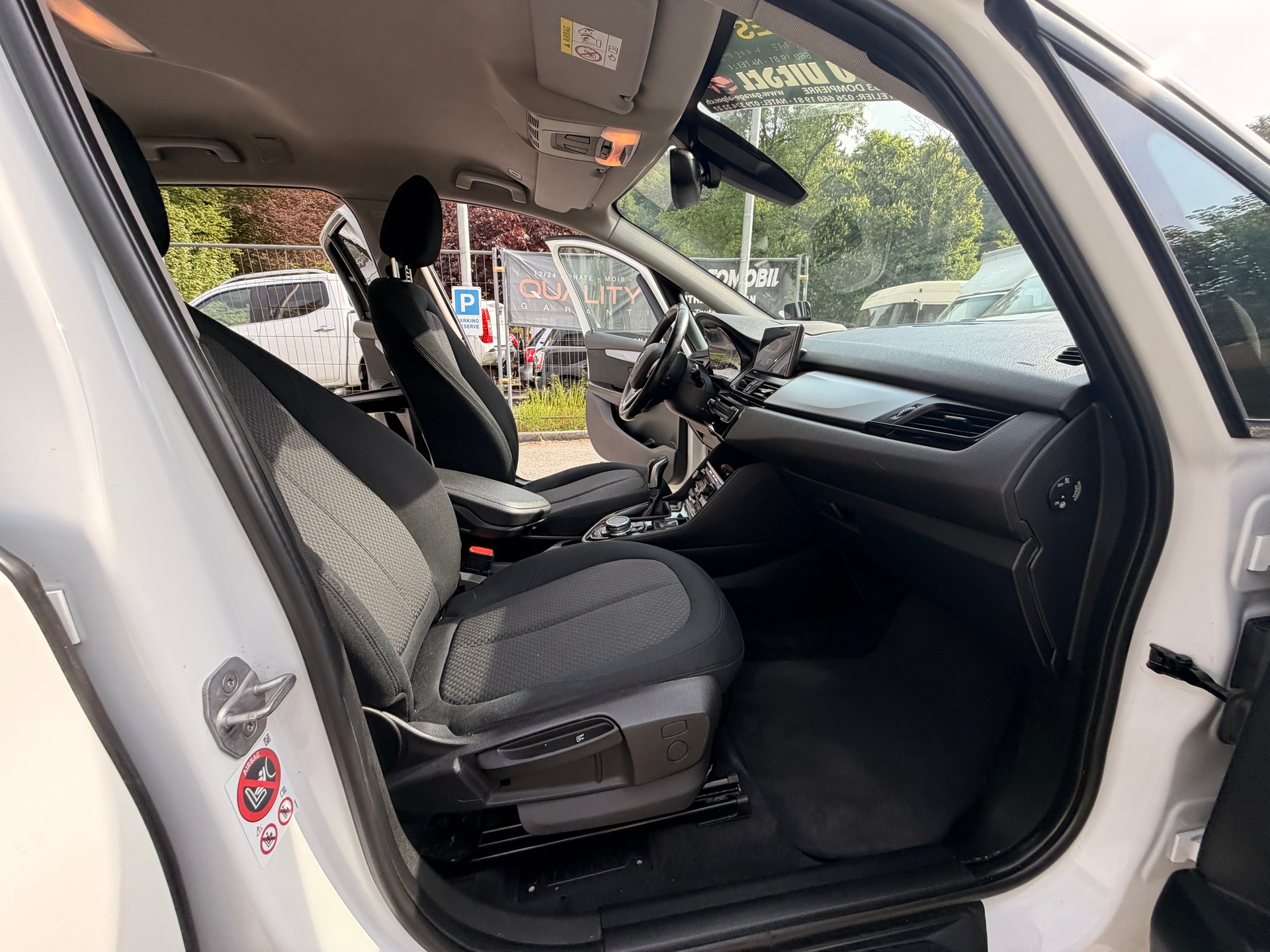 BMW 218d Gran Tourer Luxury Line-image-13