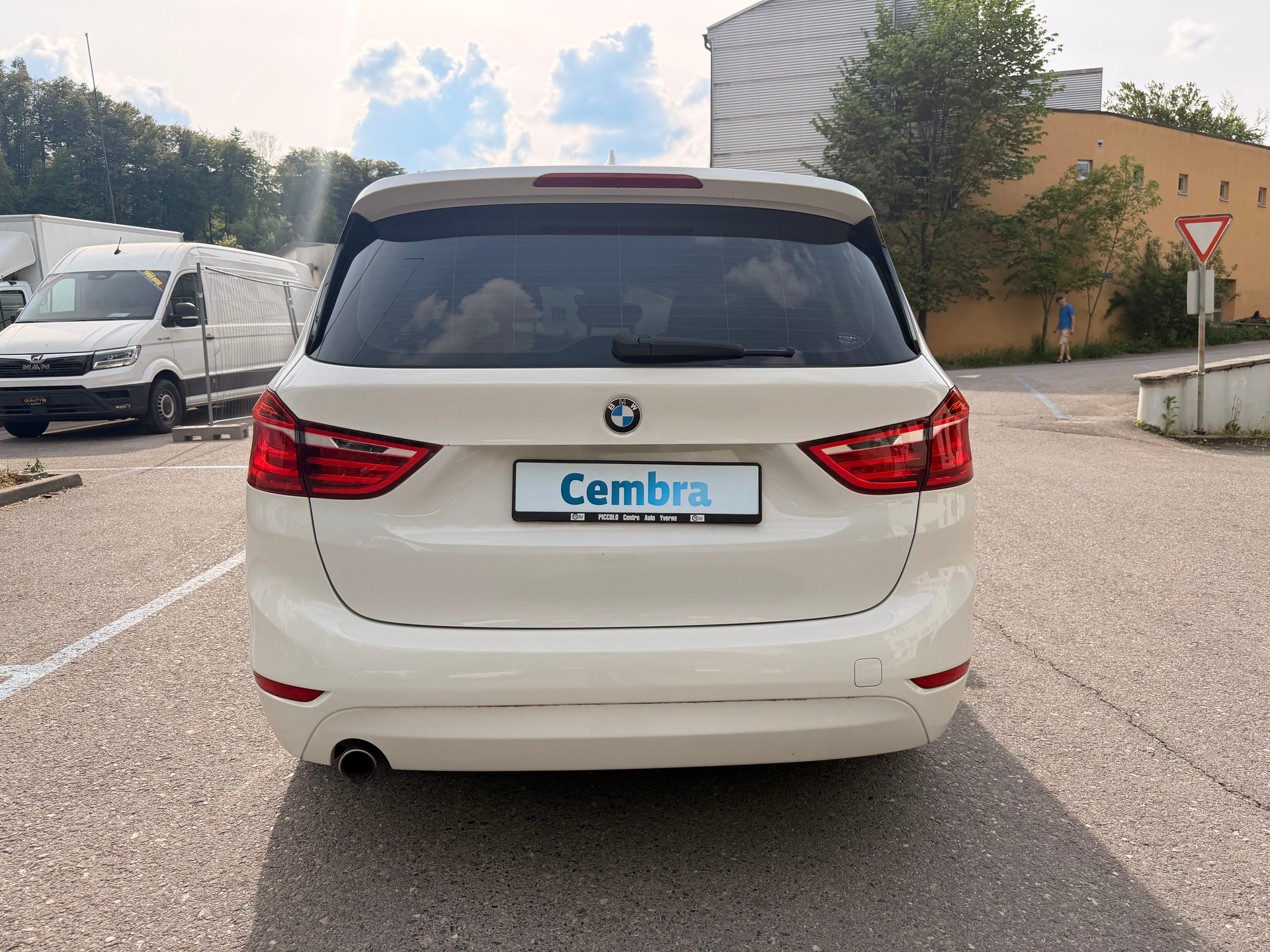 BMW 218d Gran Tourer Luxury Line-image-4