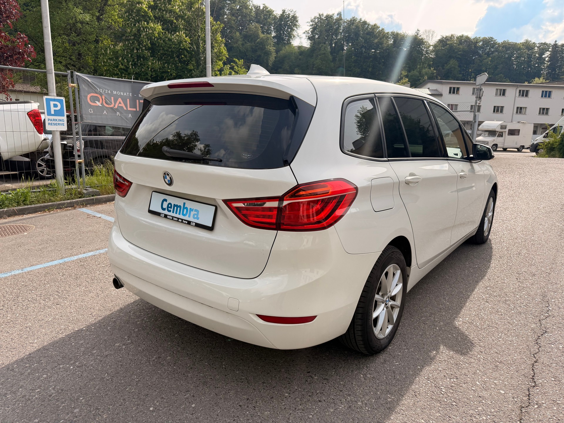 BMW 218d Gran Tourer Luxury Line-image-5