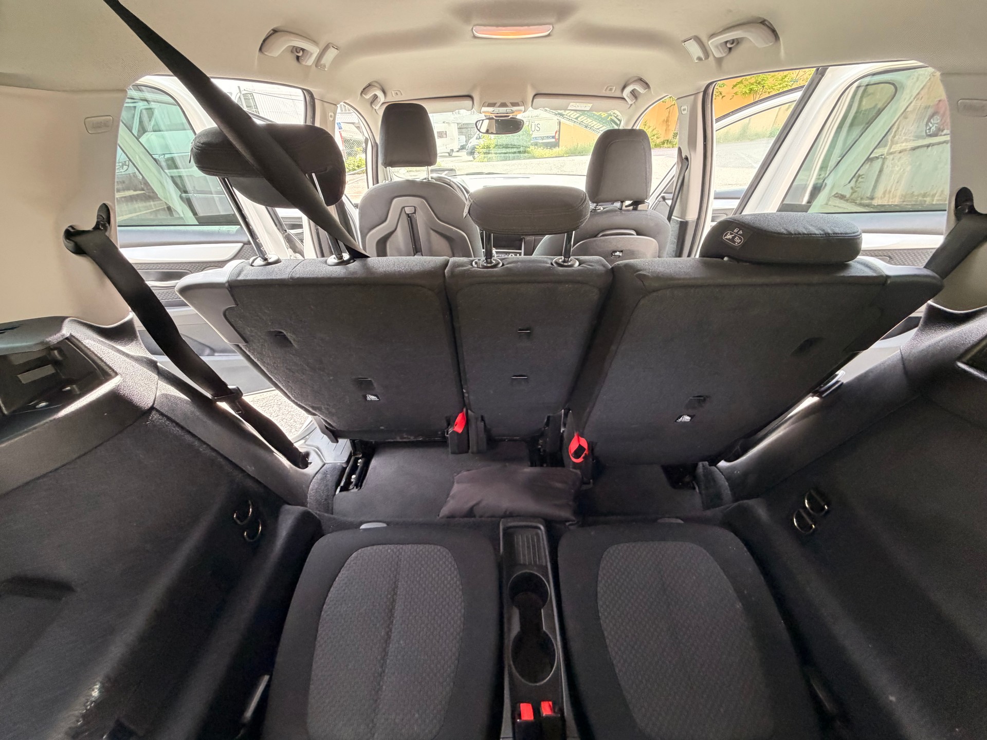 BMW 218d Gran Tourer Luxury Line-image-22