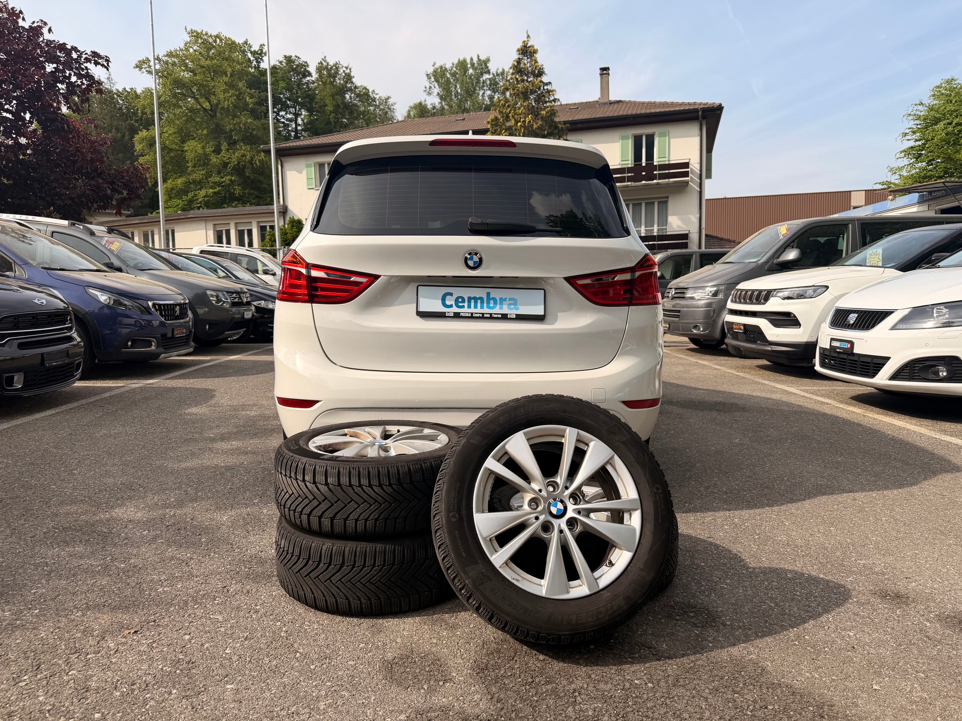BMW 218d Gran Tourer Luxury Line-image-8