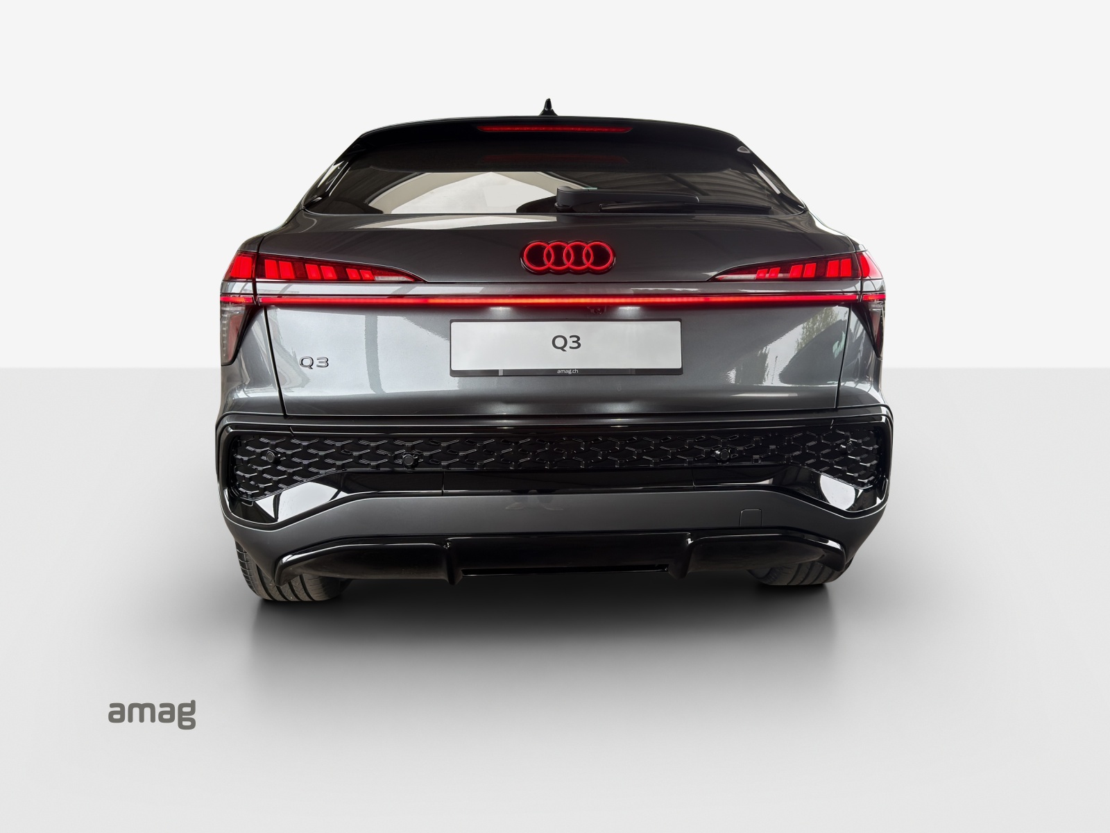 AUDI Q3 Sportback 110 kW TFSI S tronic-image-3