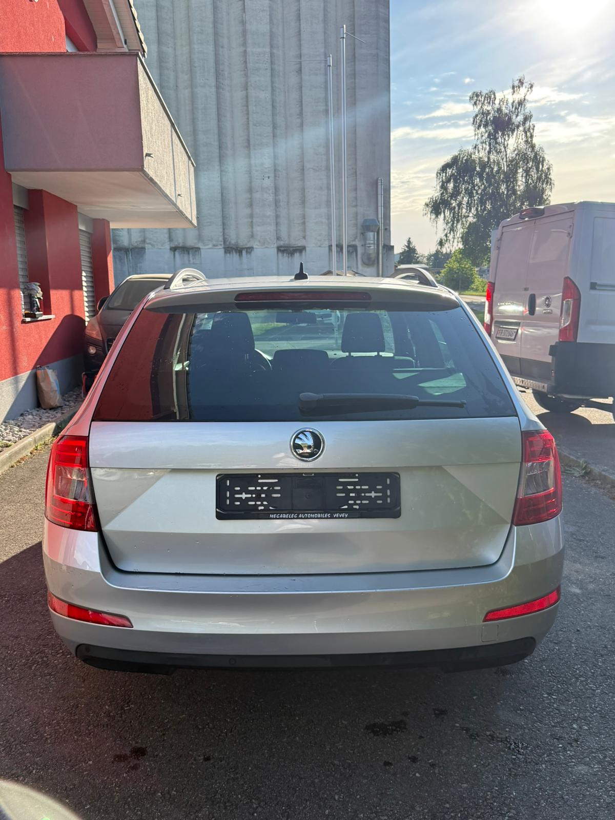 SKODA Octavia Combi 2.0 TDI Style 4x4 DSG-image-5