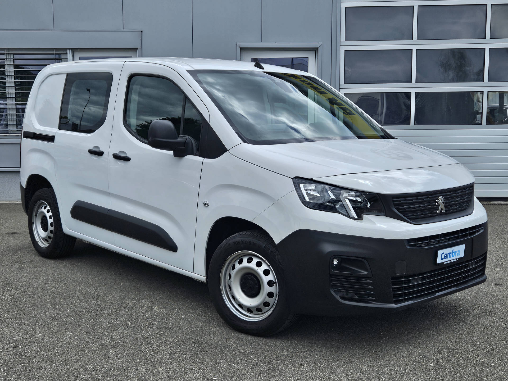 PEUGEOT Partner Kaw. 1000 Standard 1.5 BlueHDI 130 Asphalt S/S Long-showroom-element-2