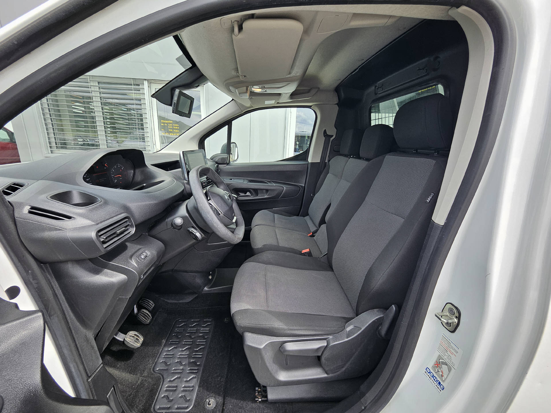 PEUGEOT Partner Kaw. 1000 Standard 1.5 BlueHDI 130 Asphalt S/S-image-15