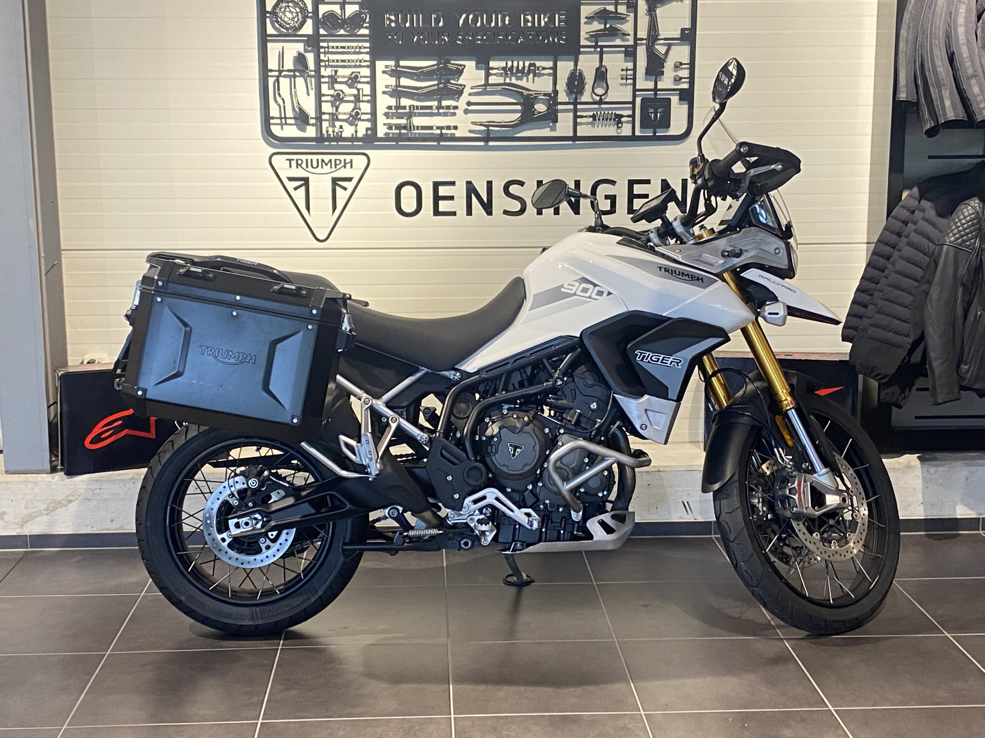 TRIUMPH Tiger 900 Rally Pro "ab Kauf 12 Monate Garantie"-showroom-element-3