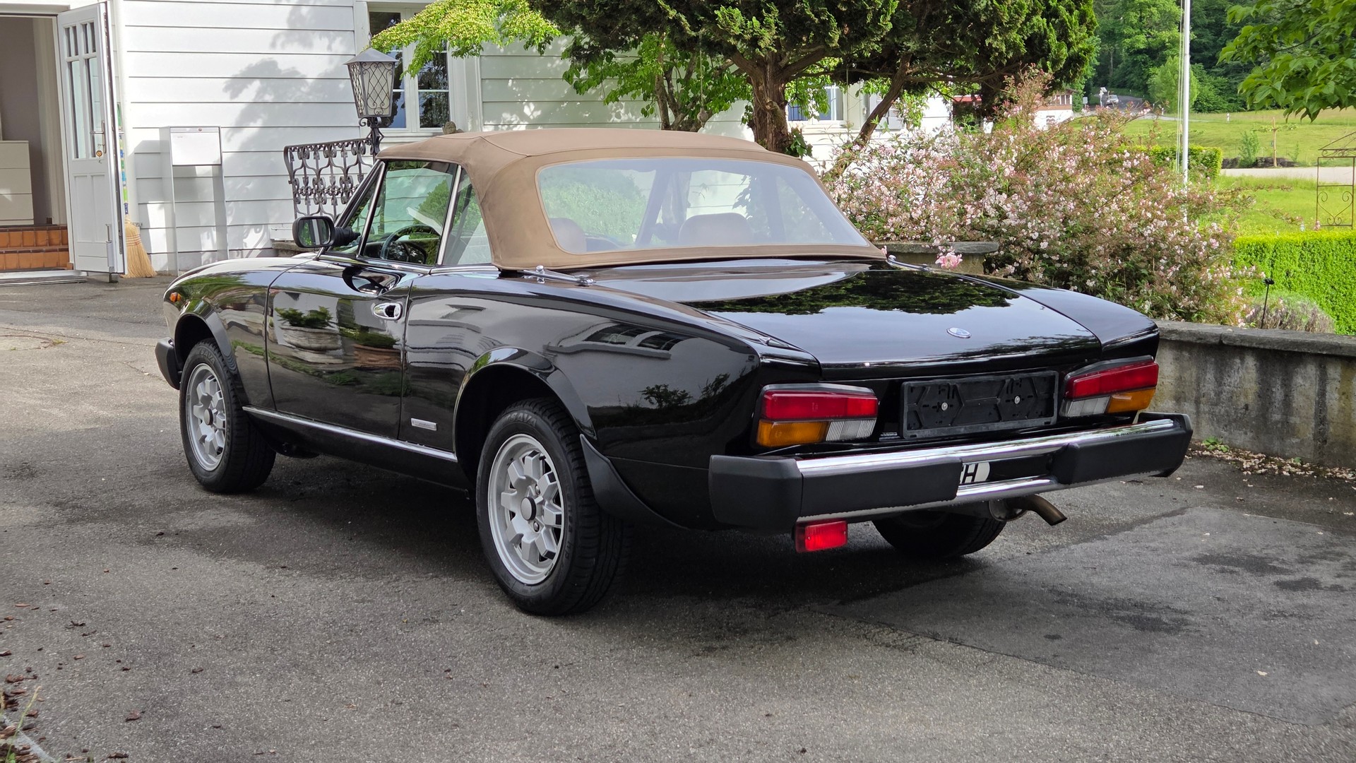 PININFARINA 124 D Spider-image-3