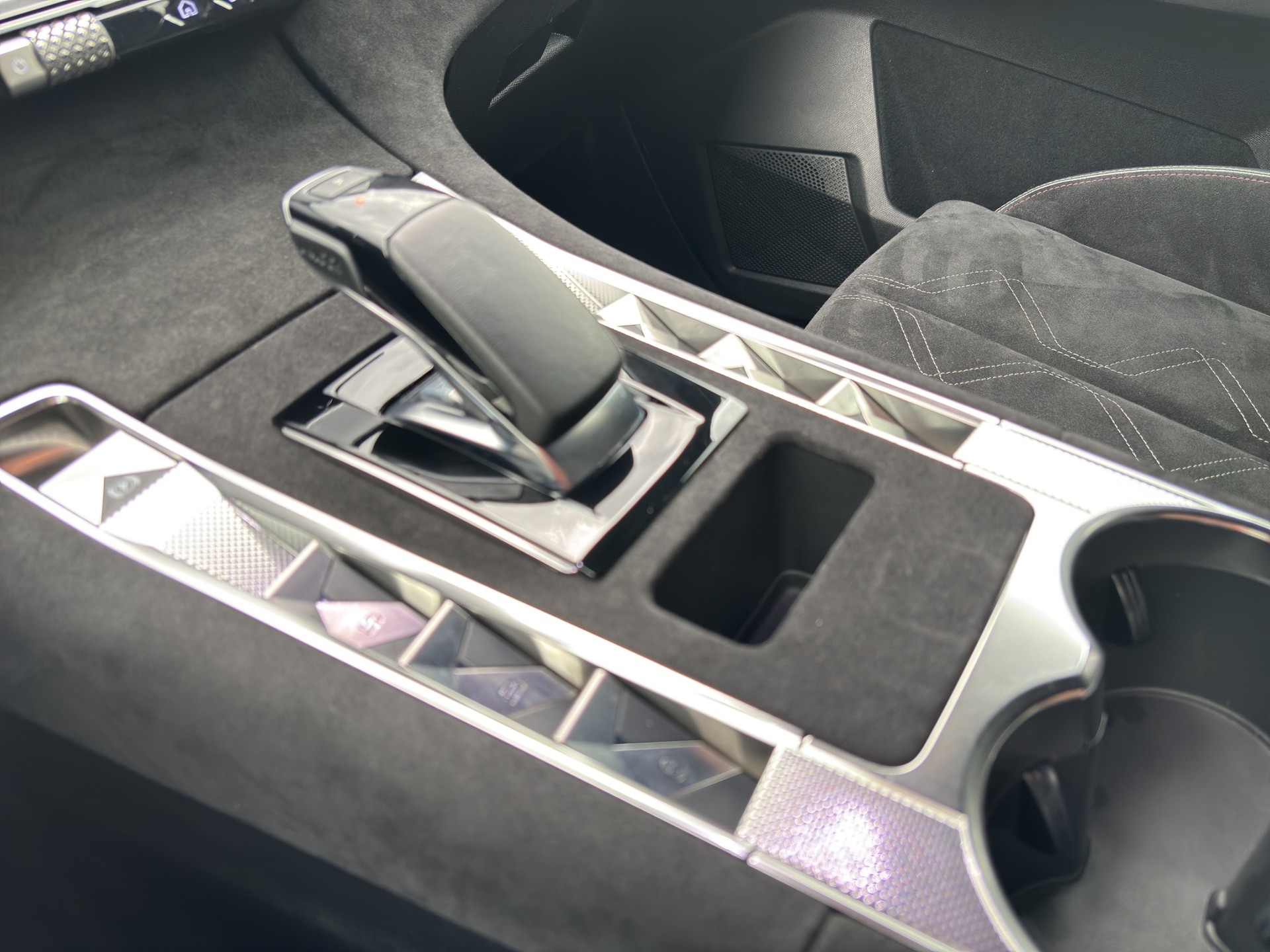 DS AUTOMOBILES DS 7 E-Tense 300 4x4 Ligne Noire-image-8