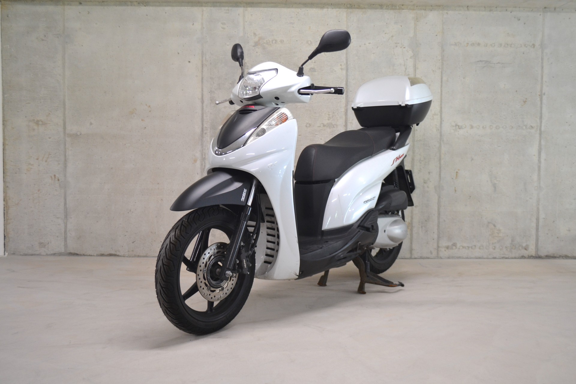 HONDA SH 300 i ABS-showroom-element-1