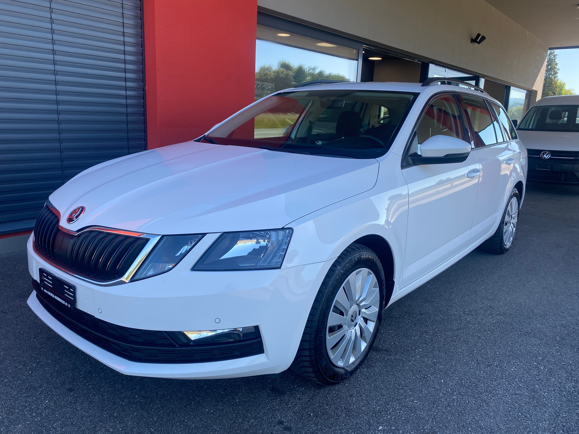 SKODA Octavia Combi 1.6 TDI Ambition-image-0