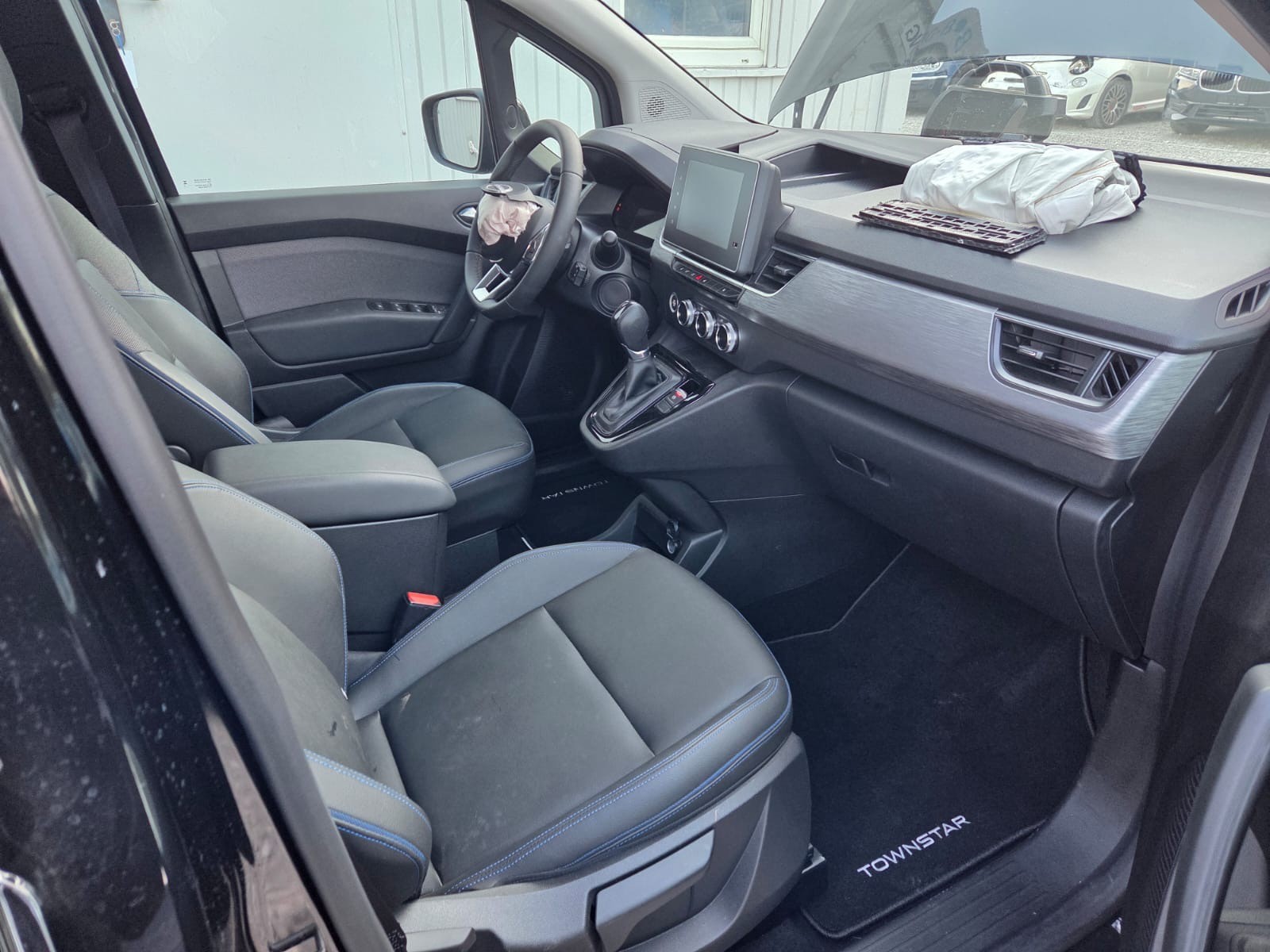 NISSAN Townstar 1.3 DIG-T L1 N-Connecta DCT WARPEL Behinderten-Fahrzeug-image-8