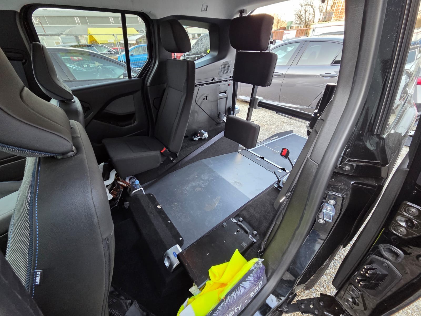 NISSAN Townstar 1.3 DIG-T L1 N-Connecta DCT WARPEL Behinderten-Fahrzeug-image-9