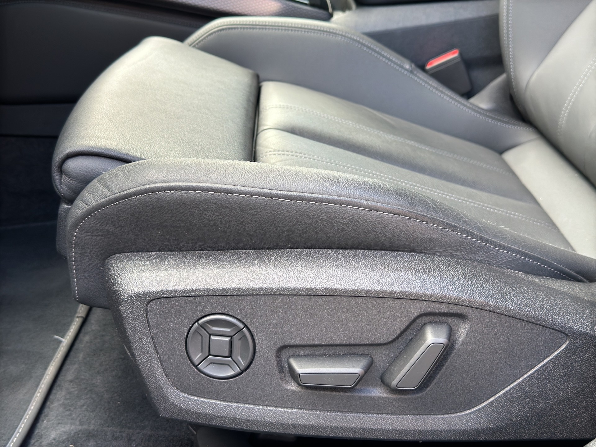 AUDI A5 Avant TFSI S-Line 150 kW S tronic-image-9