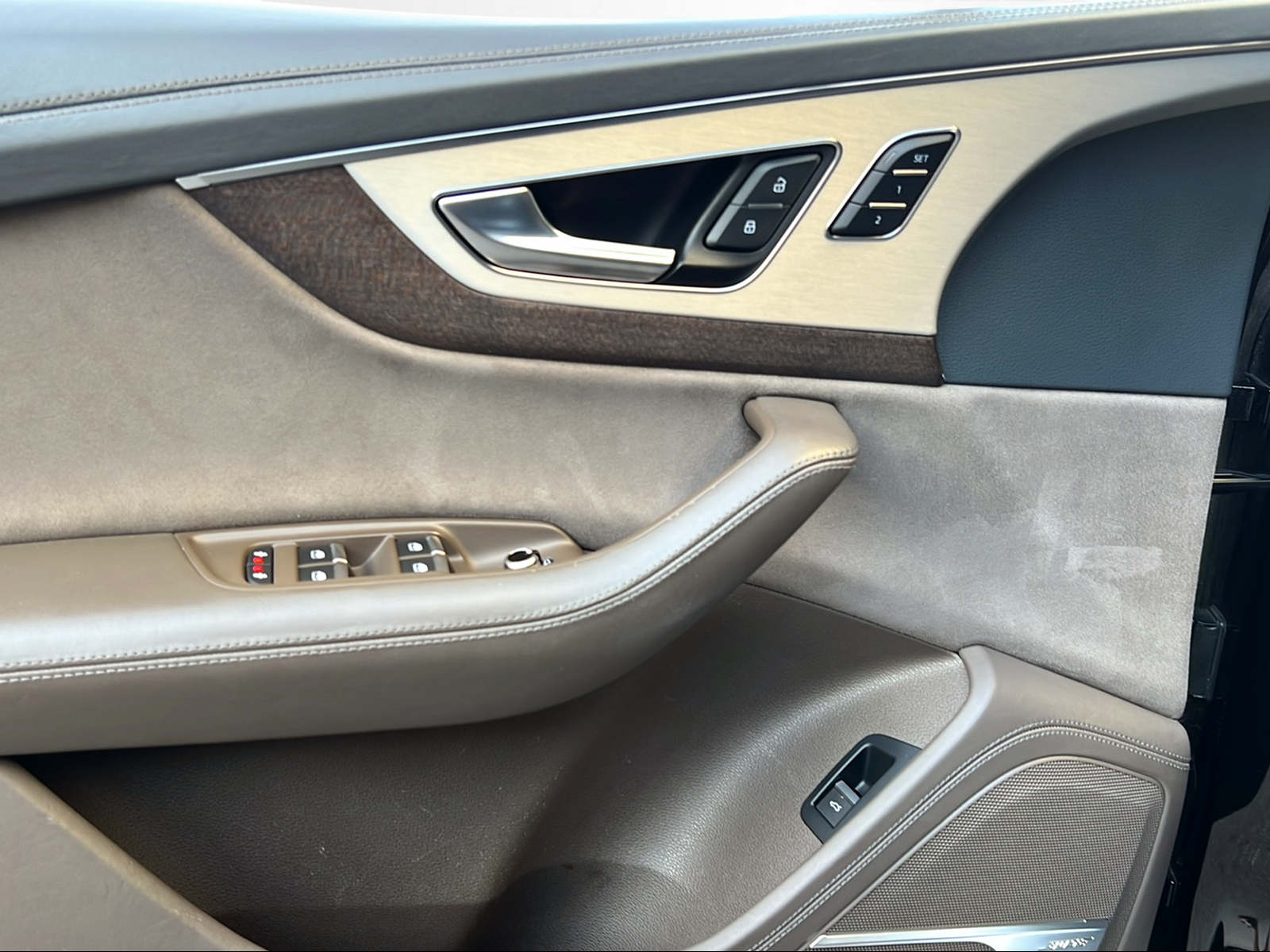 AUDI Q7 3.0 TDI quattro tiptronic-image-13