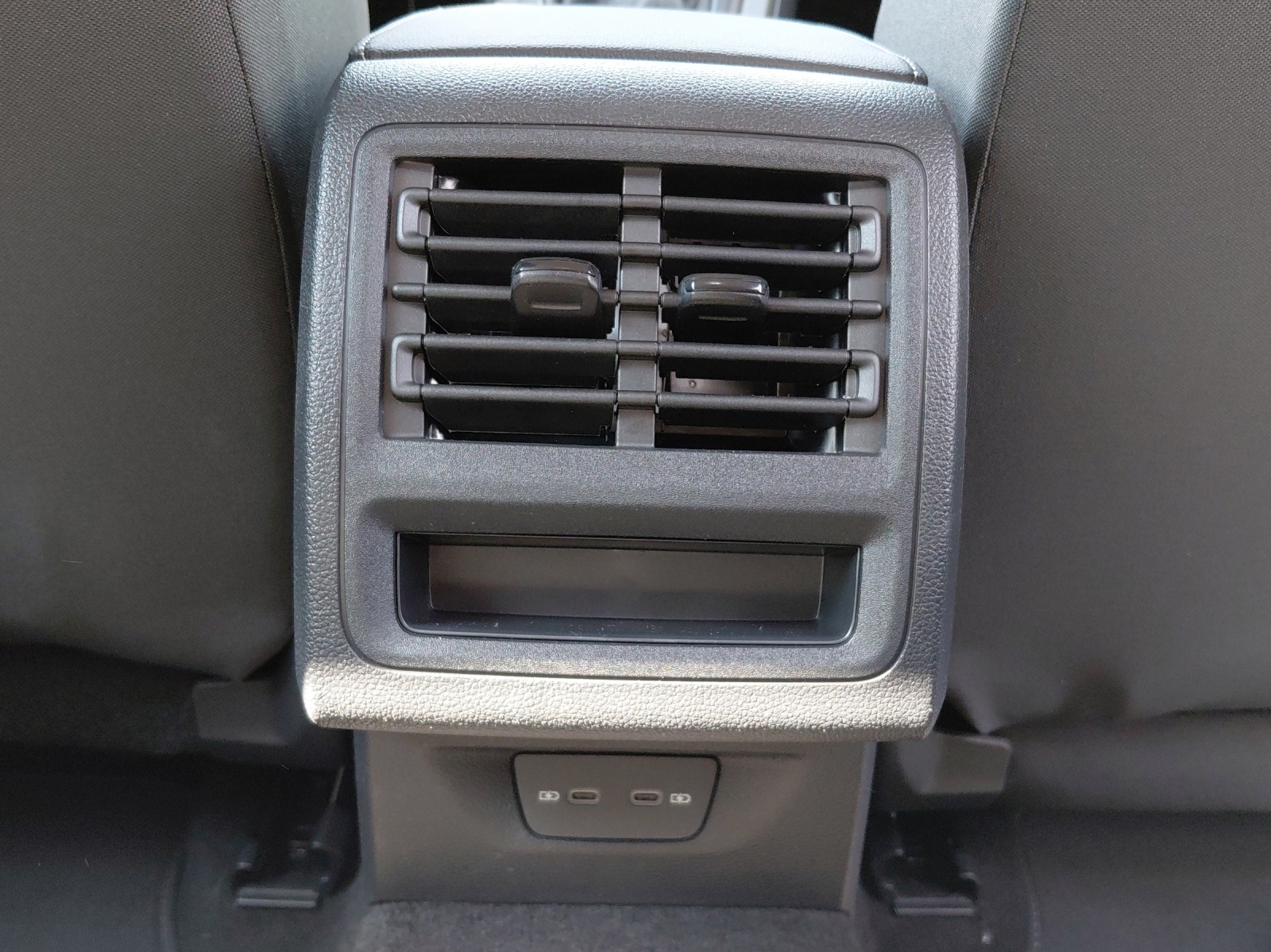 VW Golf 1.5 TSI Basis-image-15