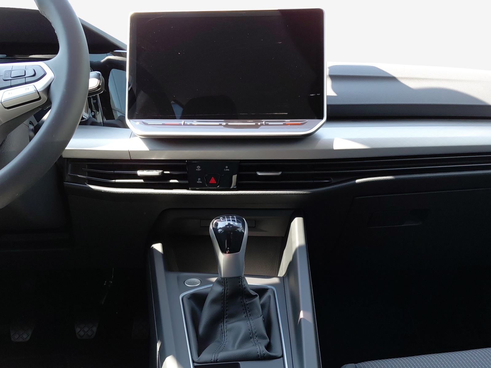 VW Golf 1.5 TSI Basis-image-10