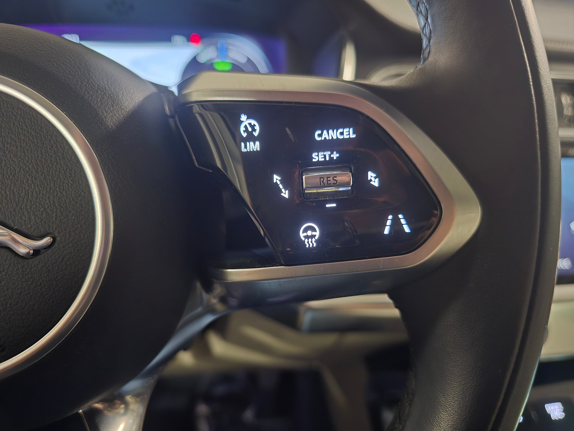 JAGUAR I-Pace EV400 HSE AWD-image-12