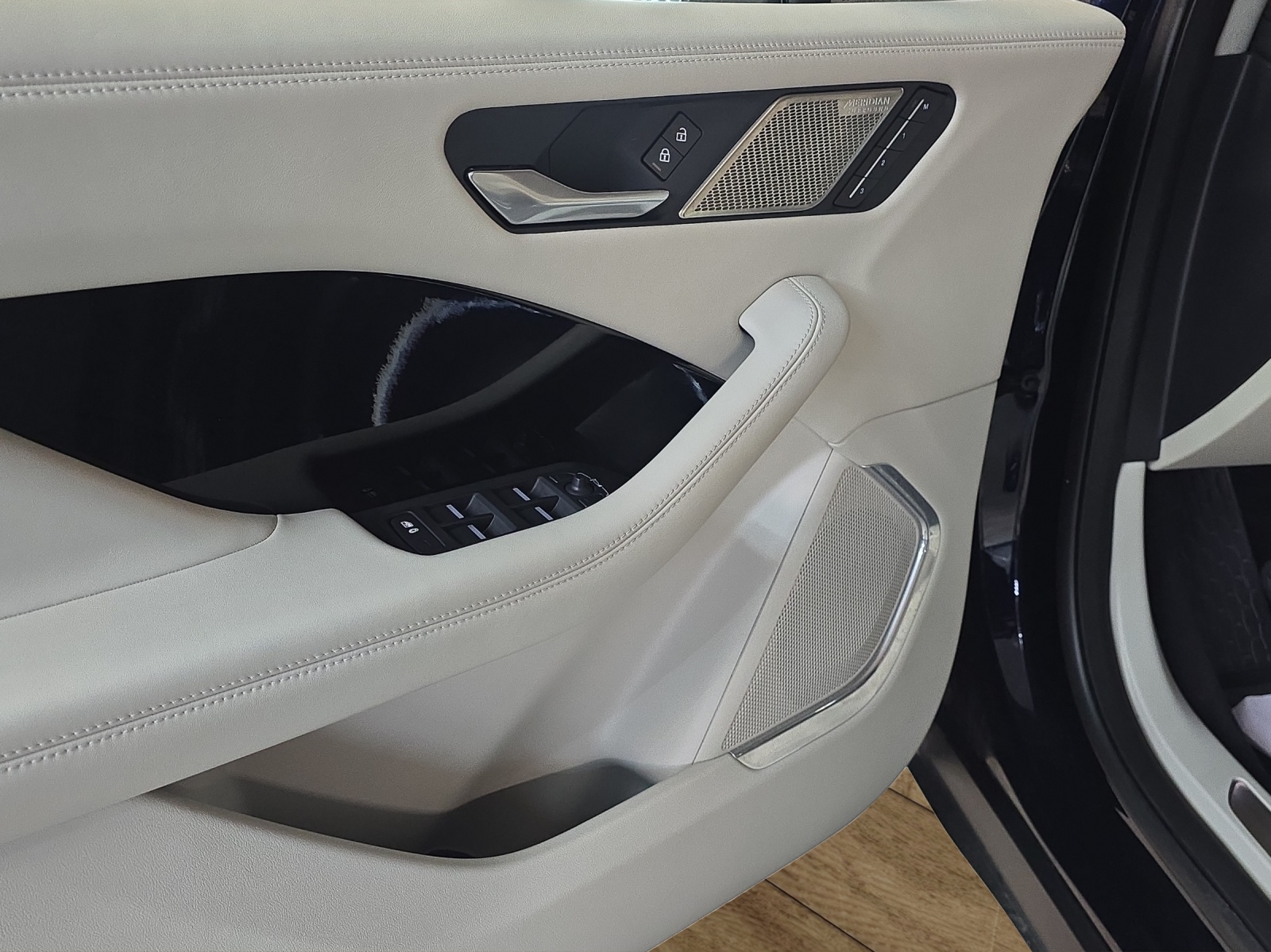 JAGUAR I-Pace EV400 HSE AWD-image-21