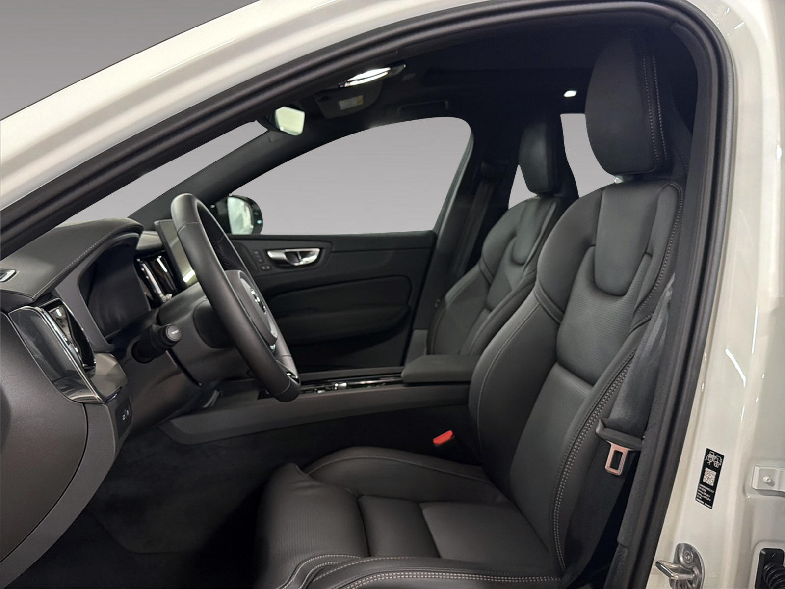 VOLVO XC60 2.0 T8 TE Ultra Dark eAWD-image-7