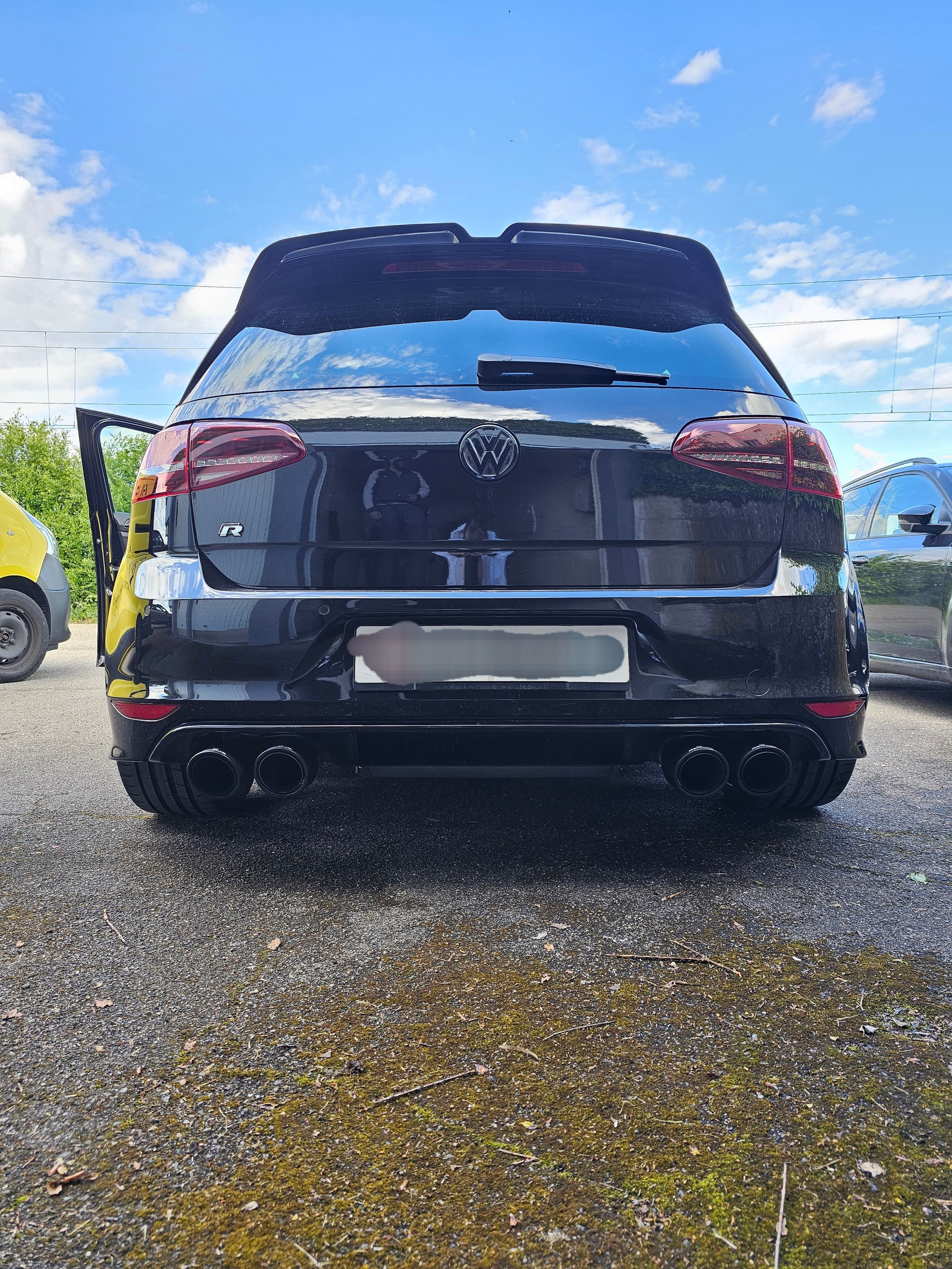 VW 2.0 TSI R DSG 4motion-image-4