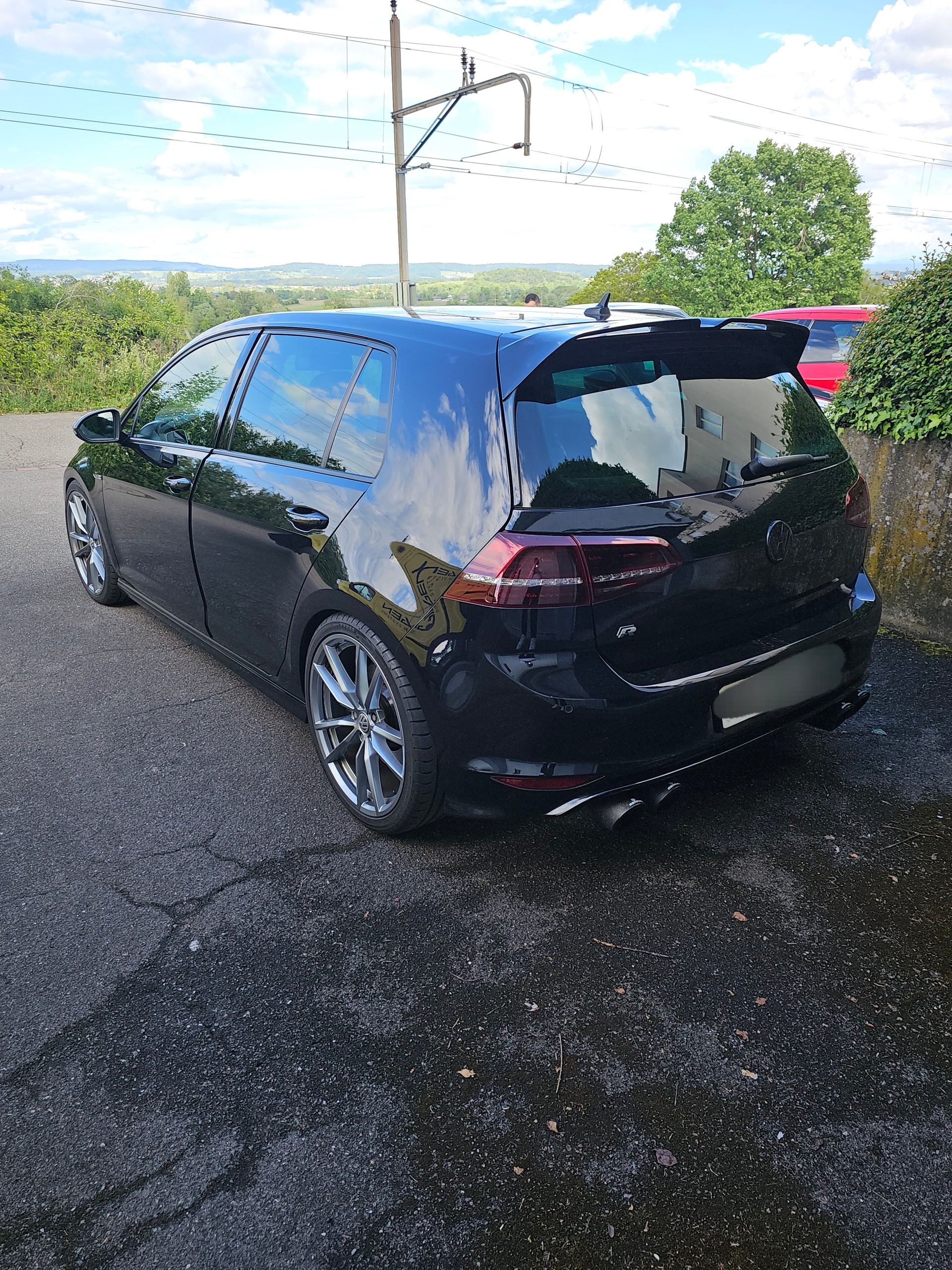 VW 2.0 TSI R DSG 4motion-image-3