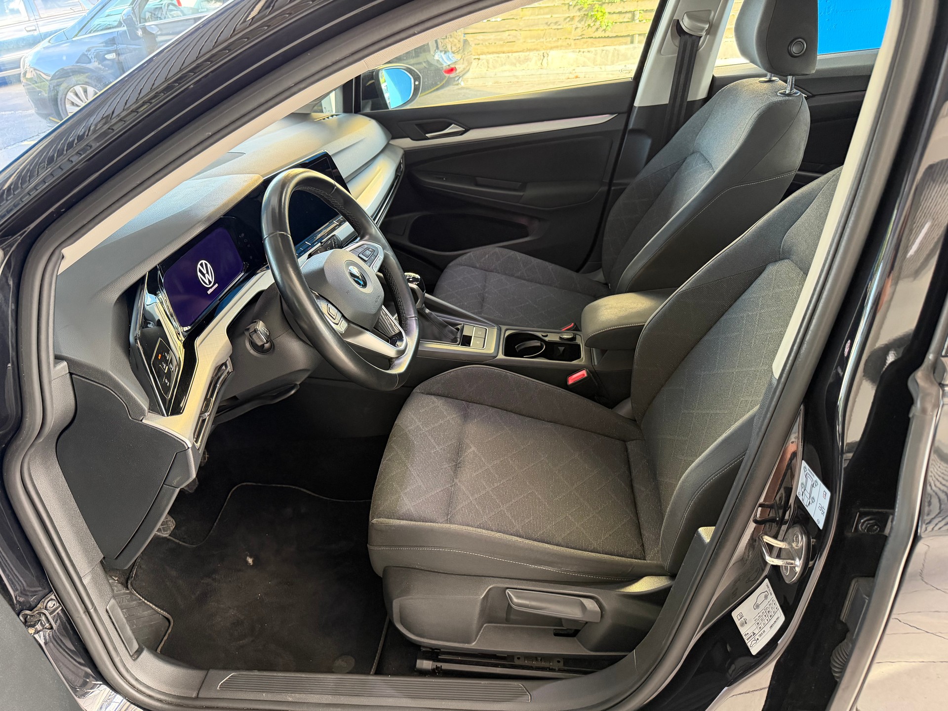 VW Golf Variant 1.5 TSI Life-image-13