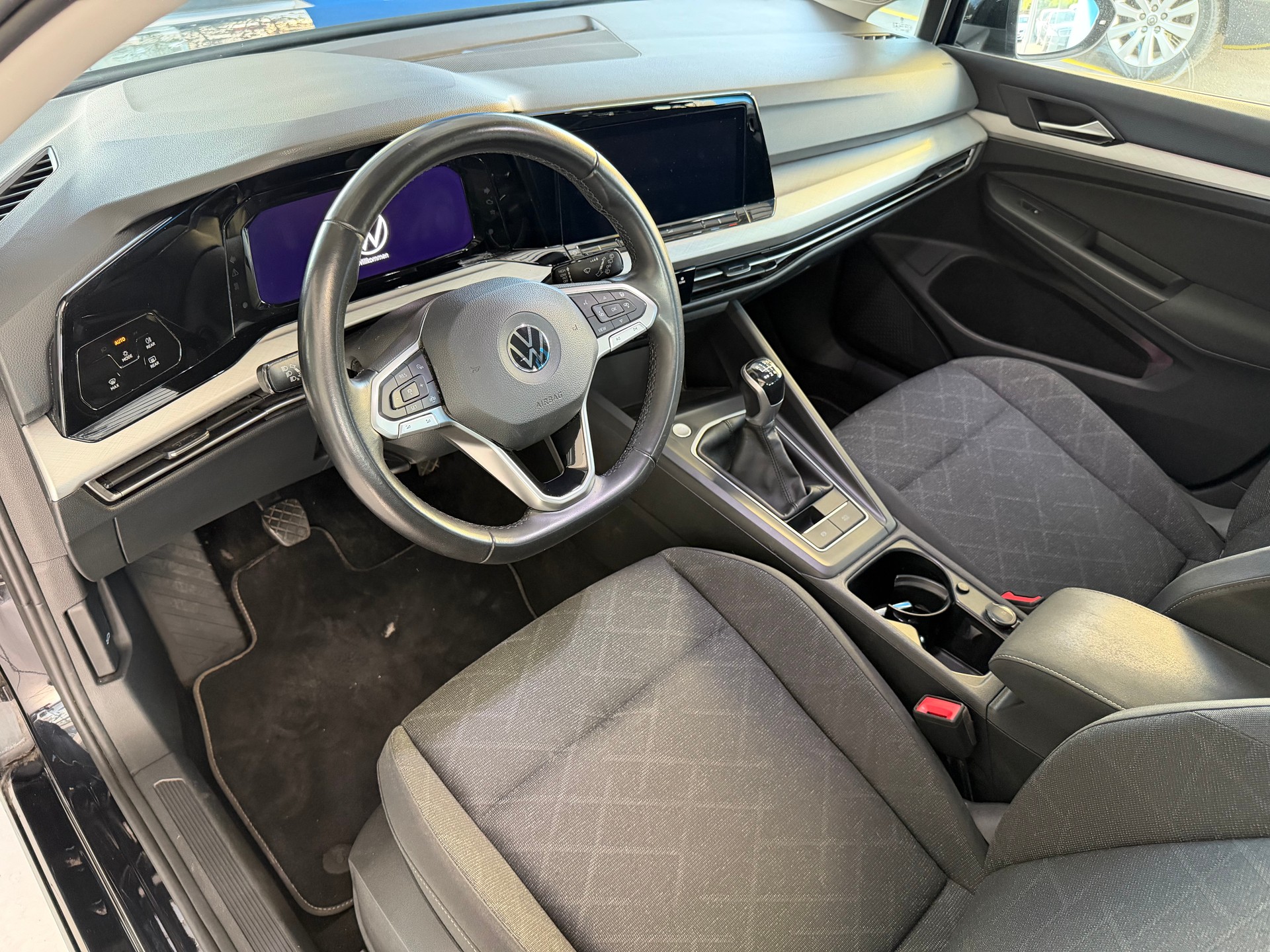 VW Golf Variant 1.5 TSI Life-image-12