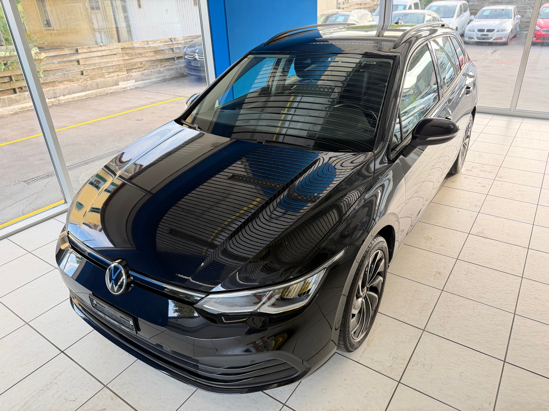 VW Golf Variant 1.5 TSI Life-image-0