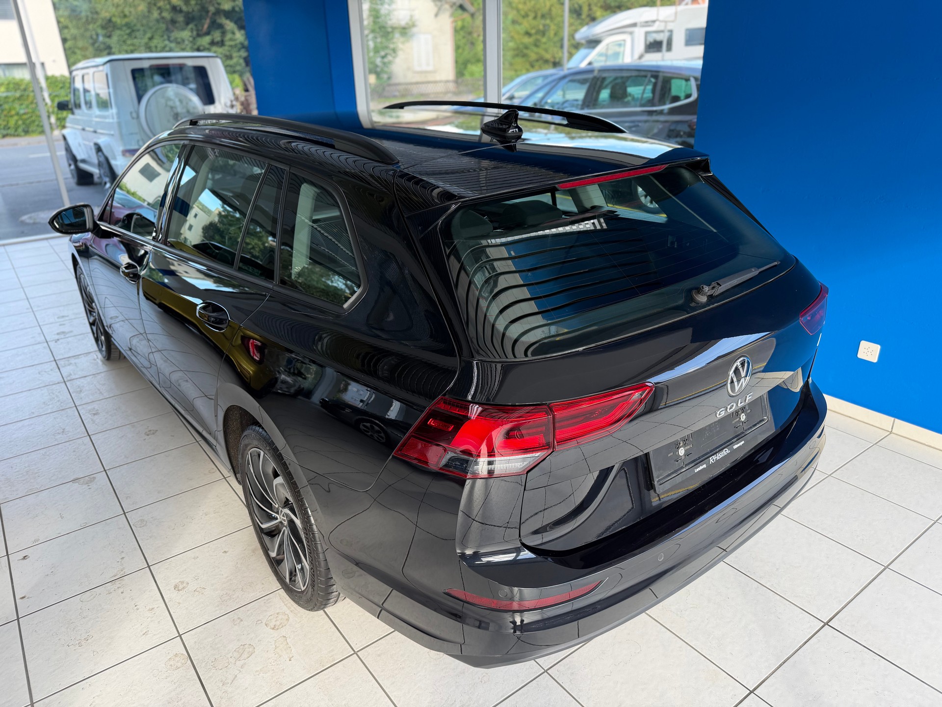 VW Golf Variant 1.5 TSI Life-image-6