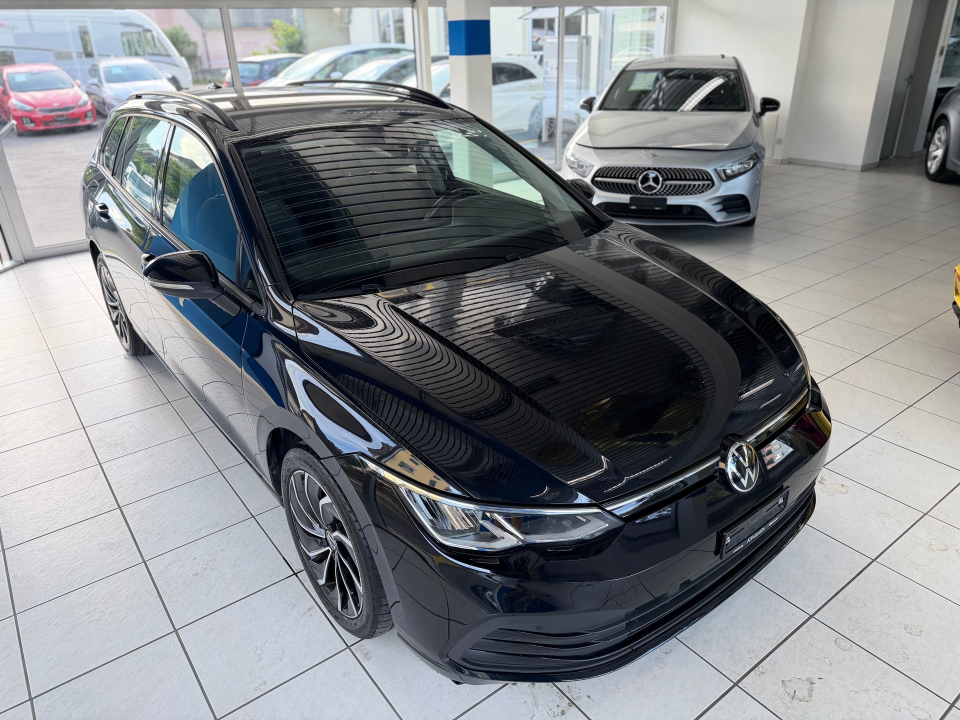 VW Golf Variant 1.5 TSI Life-image-2