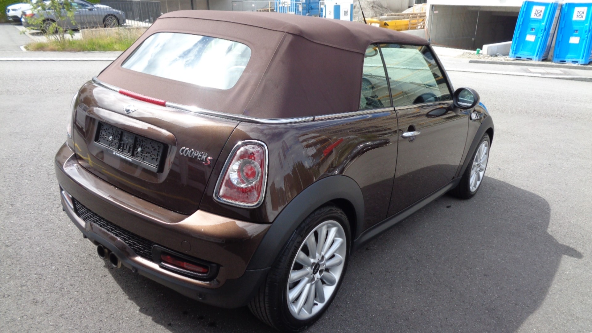 MINI Cooper S Cabriolet-image-2