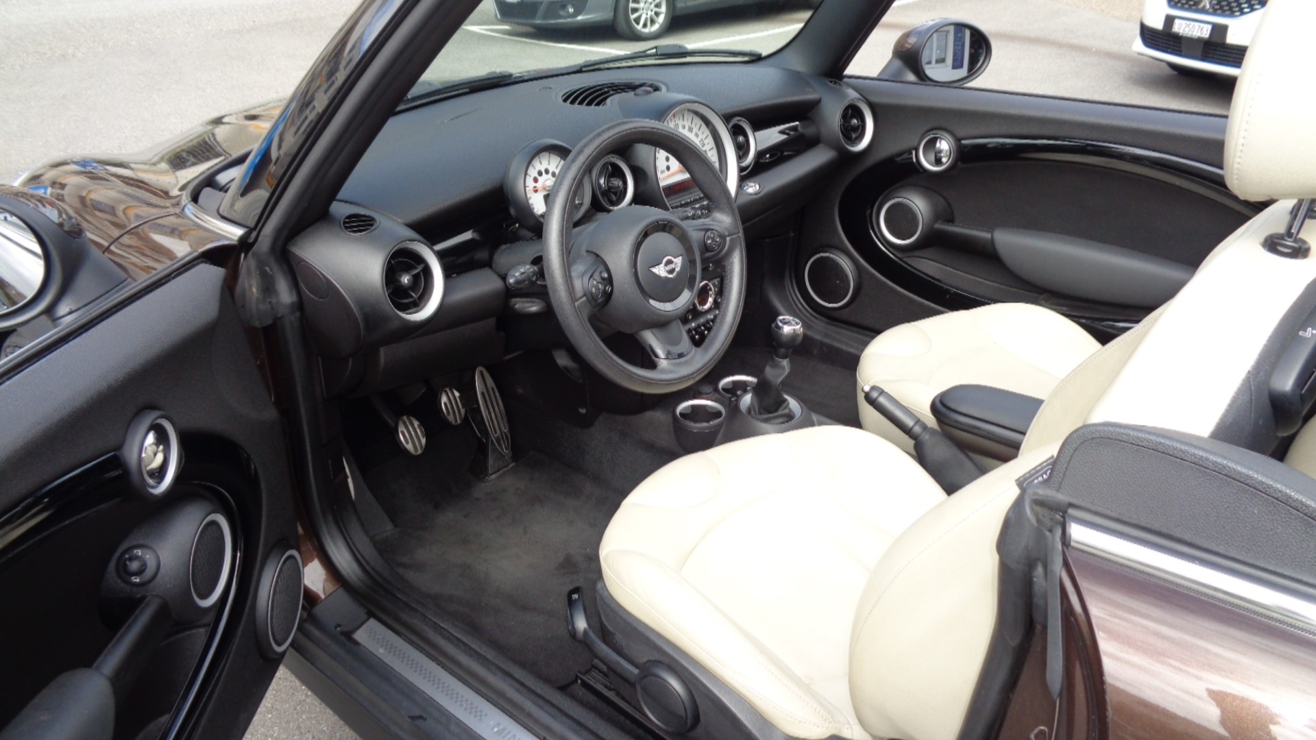 MINI Cooper S Cabriolet-image-8
