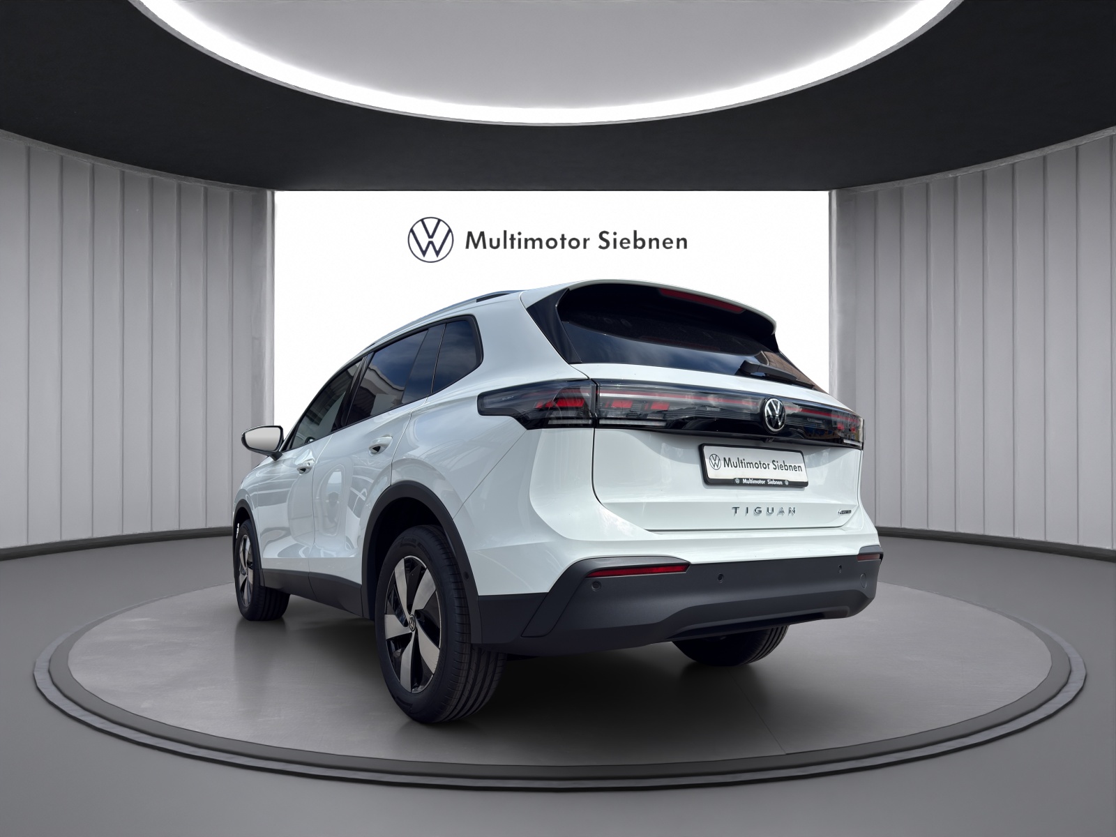 VW Tiguan 2.0 TSI DSG United 4Motion-image-2