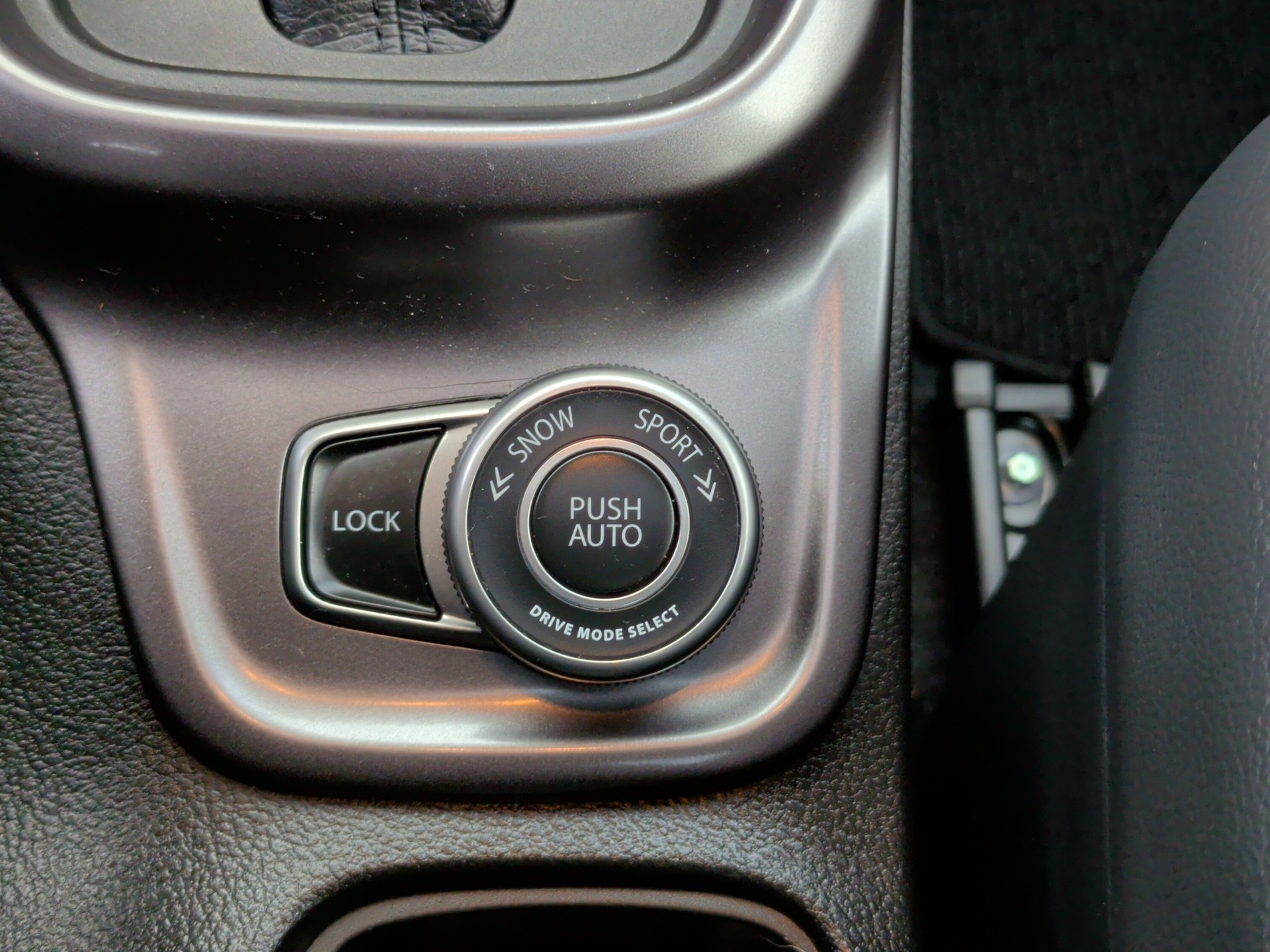 SUZUKI Vitara 1.5 Hybrid Piz Sulai Top 4x4 AGS-image-16