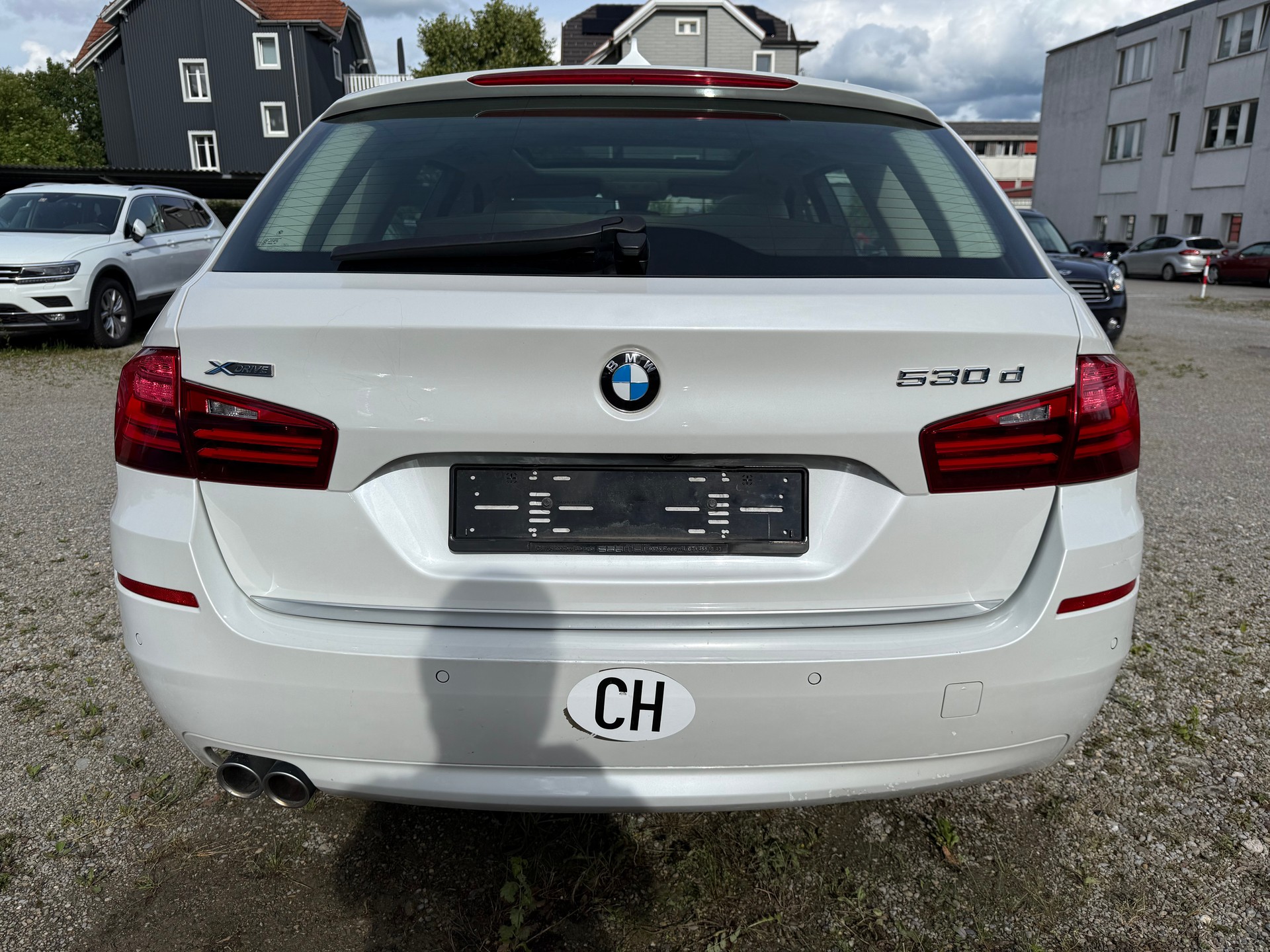 BMW 530d Touring xDrive Luxury Line Steptronic-image-3