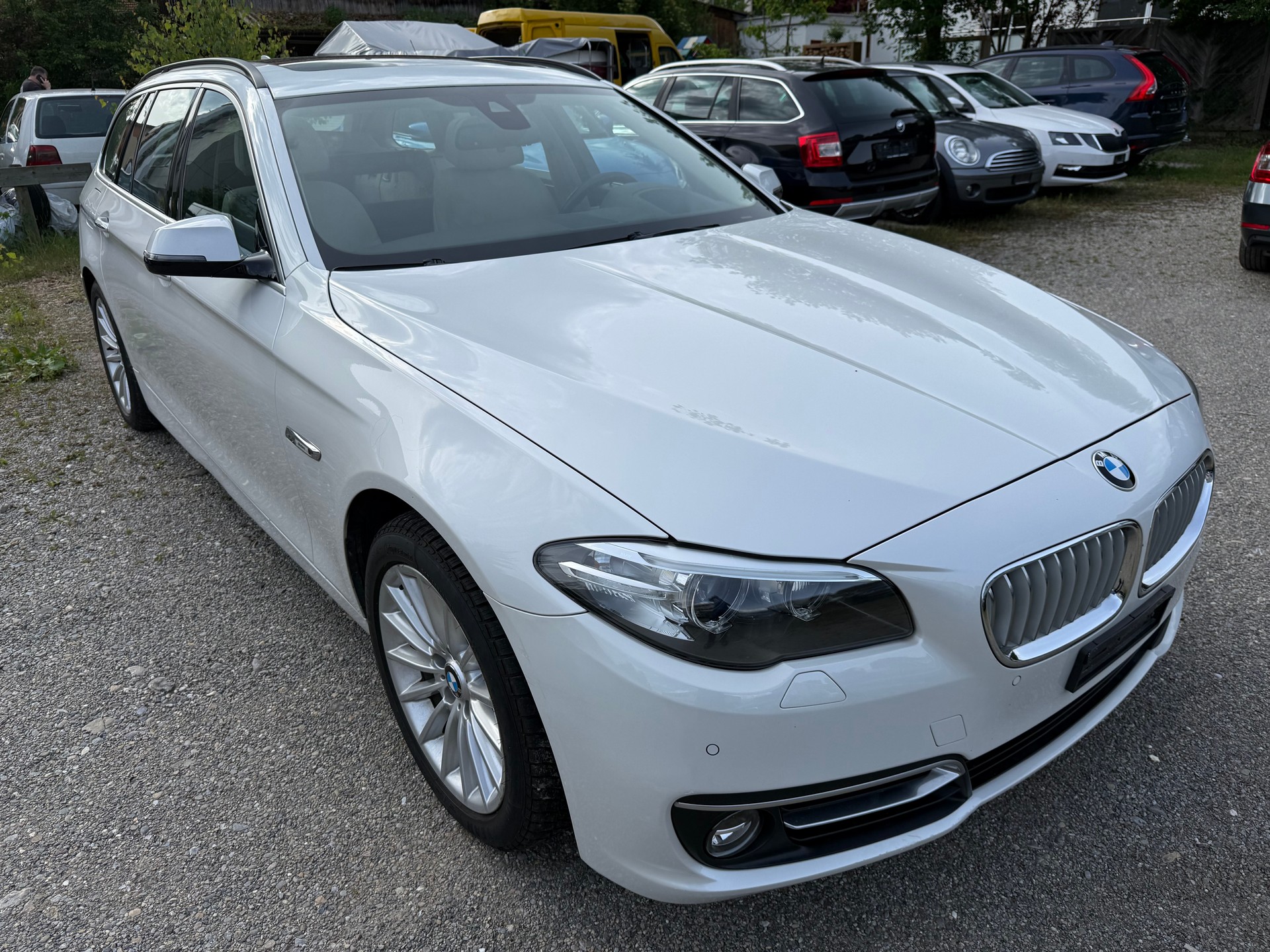 BMW 530d Touring xDrive Luxury Line Steptronic-image-1