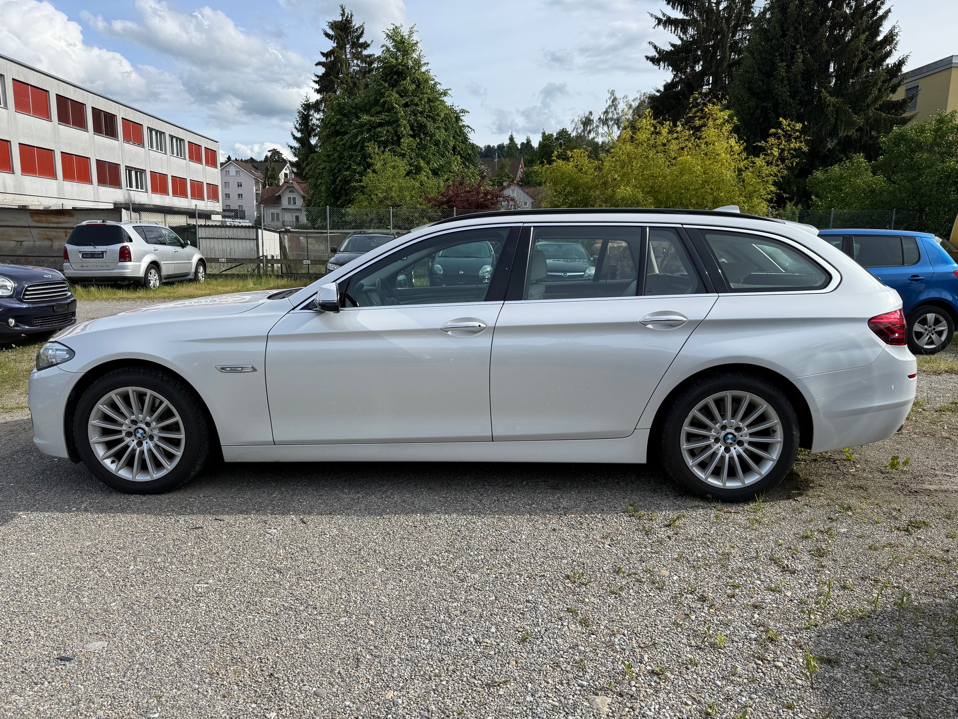 BMW 530d Touring xDrive Luxury Line Steptronic-image-7