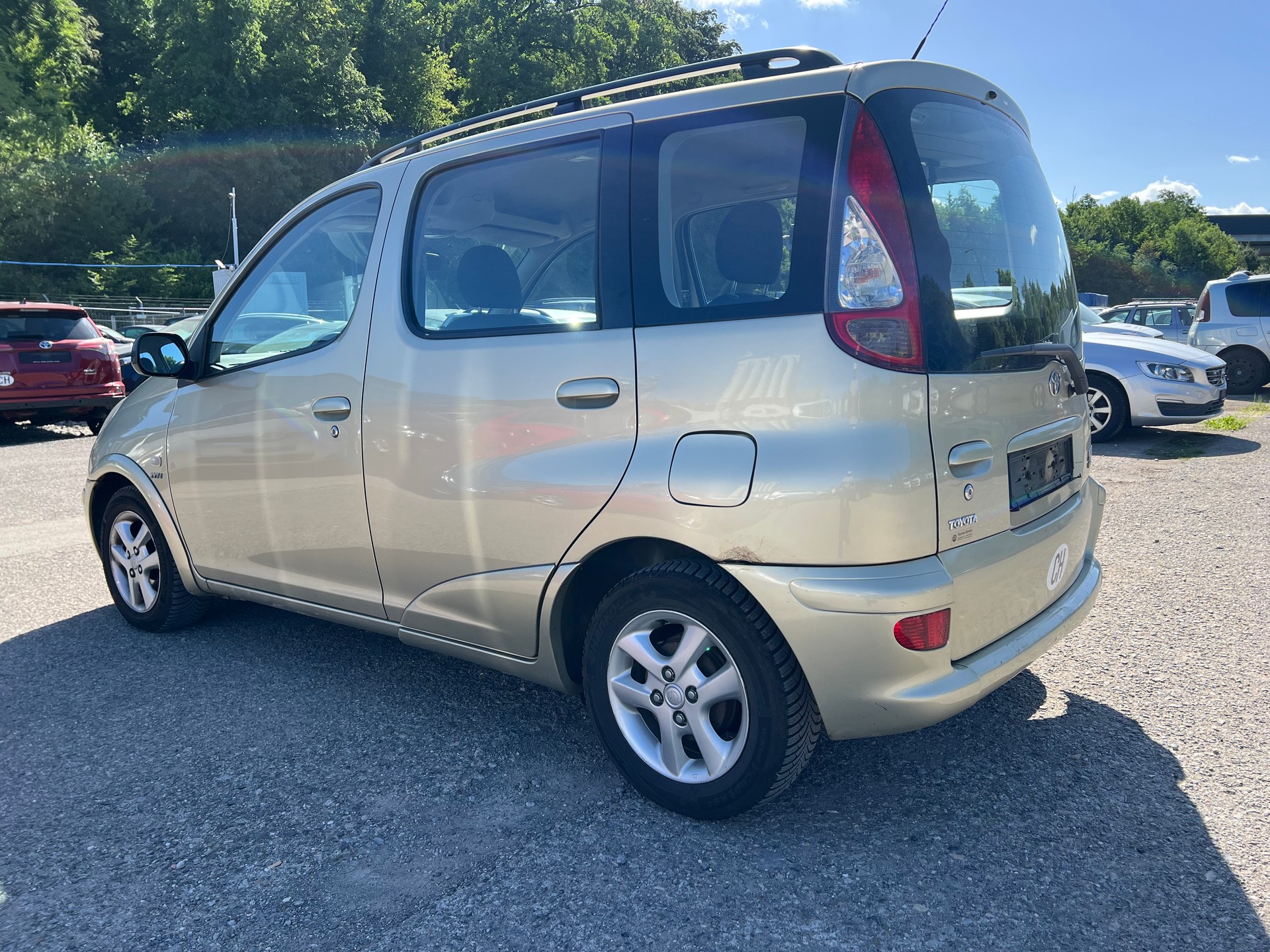 TOYOTA Yaris Verso 1.5 Linea Sol-image-3